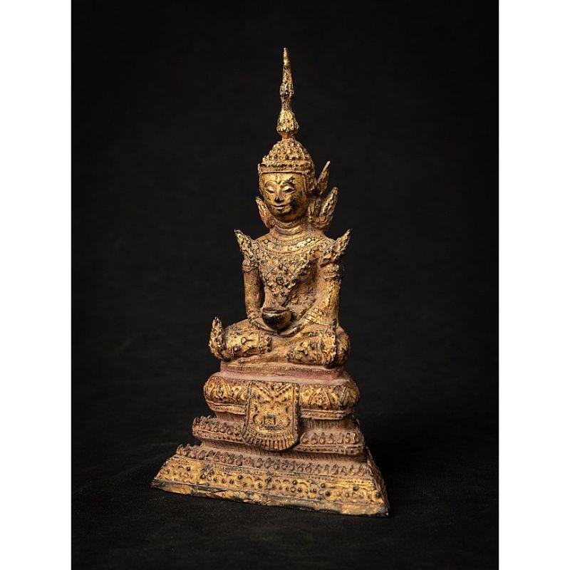 Material: bronze
19,4 cm high 
11,5 cm wide and 6,9 cm deep
Weight: 0.709 kgs
Gilded with 24 krt. gold
Dhyana mudra
Originating from Thailand
19th century
Rattanakosin period

