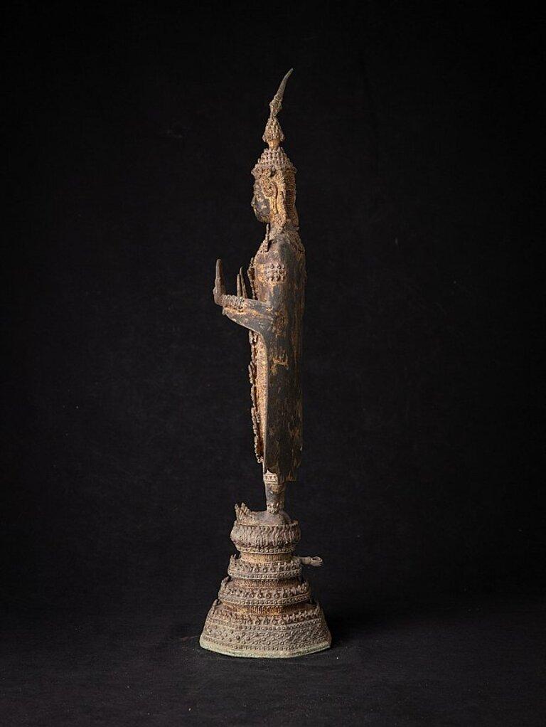 Antique Bronze Thai Buddha Statue from Thailand In Good Condition For Sale In DEVENTER, NL