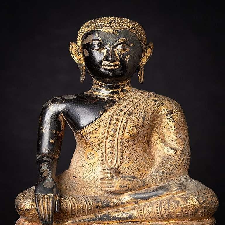 Material: bronze
33,5 cm high 
26,4 cm wide and 15,8 cm deep
Weight: 7.181 kgs
Gilded with 24 krt. gold
Bhumisparsha mudra
Originating from Thailand
19th Century - Rattanakosin period.
 