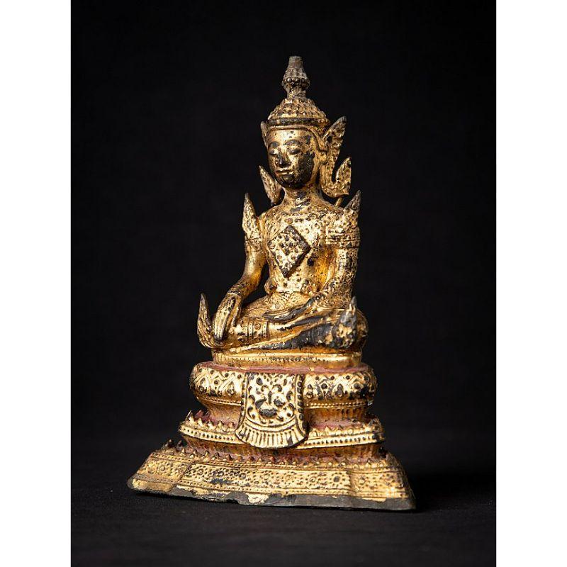 Material: bronze
17,3 cm high 
12,3 cm wide and 7 cm deep
Weight: 0.728 kgs
Gilded with 24 krt. gold
Bhumisparsha mudra
Originating from Thailand
19th century

