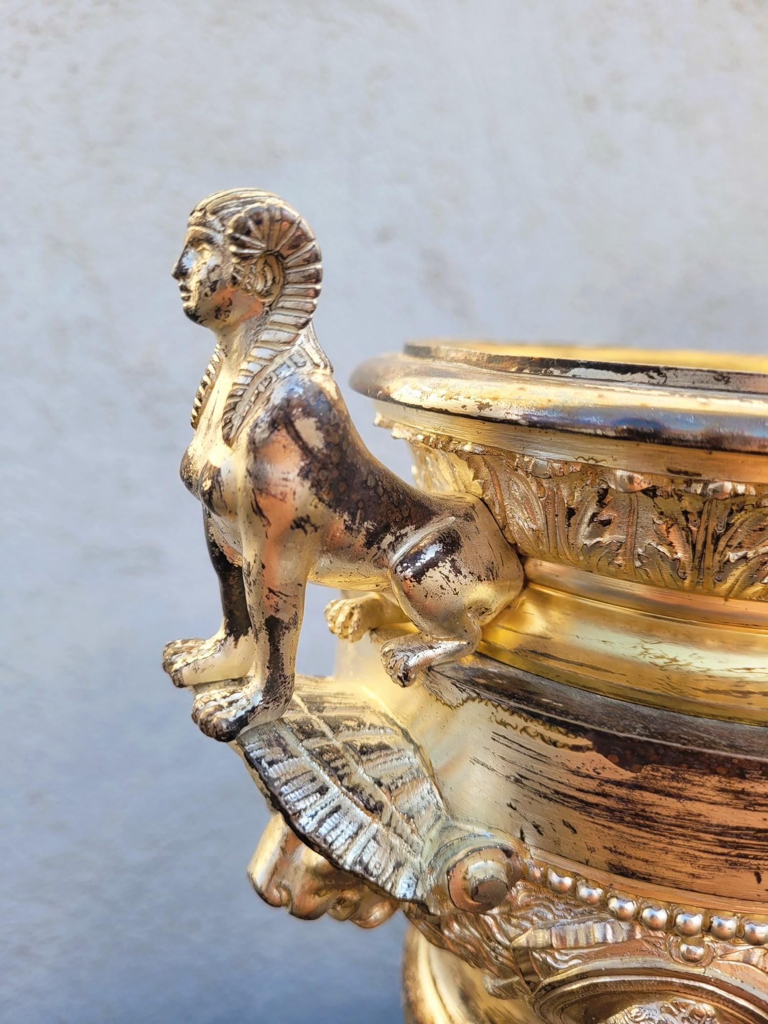 Adornos de Bronce Antiguo, Reloj y Urnas, Siglo XIX Francés en venta