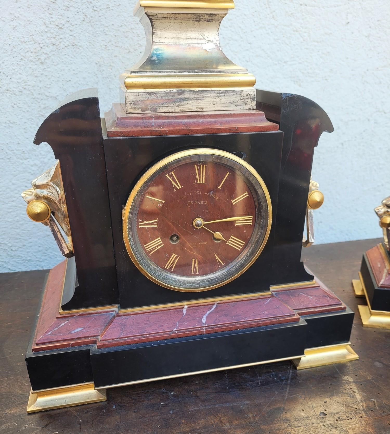 Adornos de Bronce Antiguo, Reloj y Urnas, Siglo XIX en venta 3