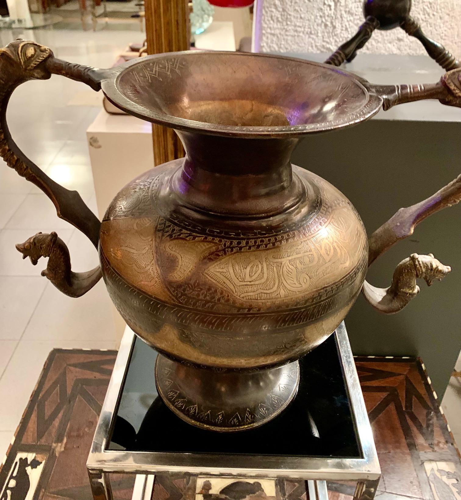 Antico calco indo-persiano  Vaso di bronzo in vendita 5