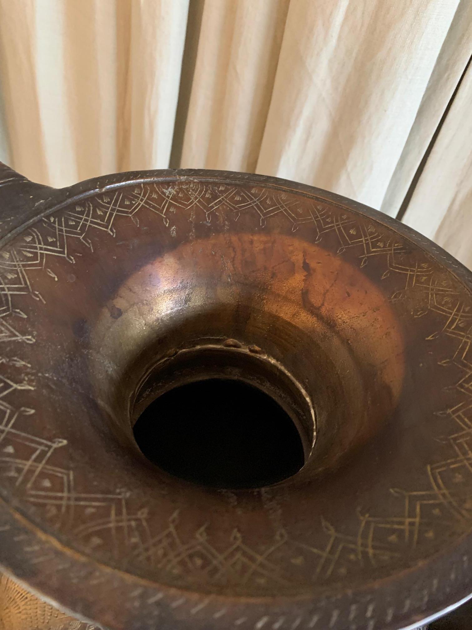 Antiker indo-persischer Guss aus Kieselstein  Bronze-Vase im Angebot 2