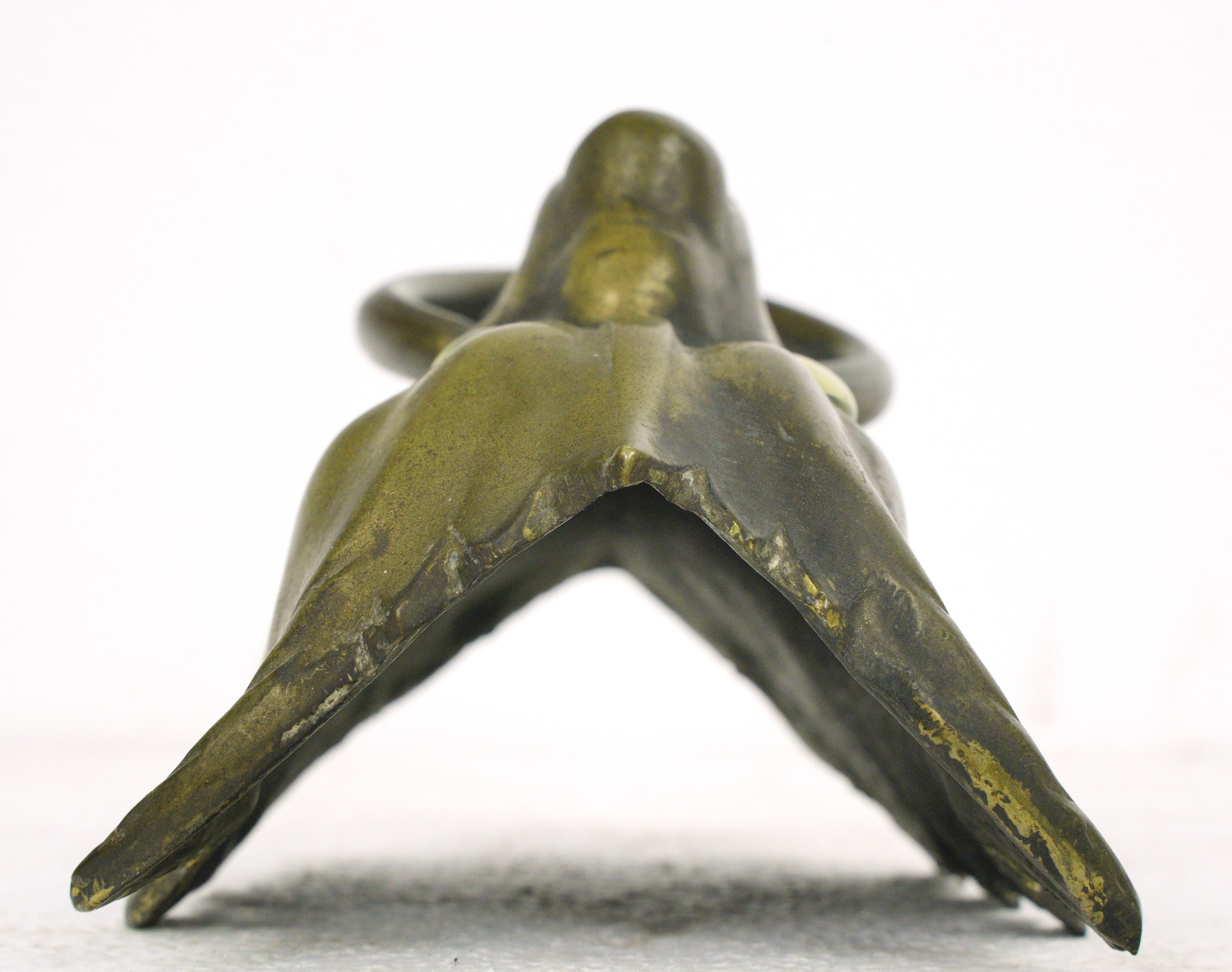Antiker Bronze-Ringgriff mit Wolfkopf und Glasaugen aus Glas im Angebot 3