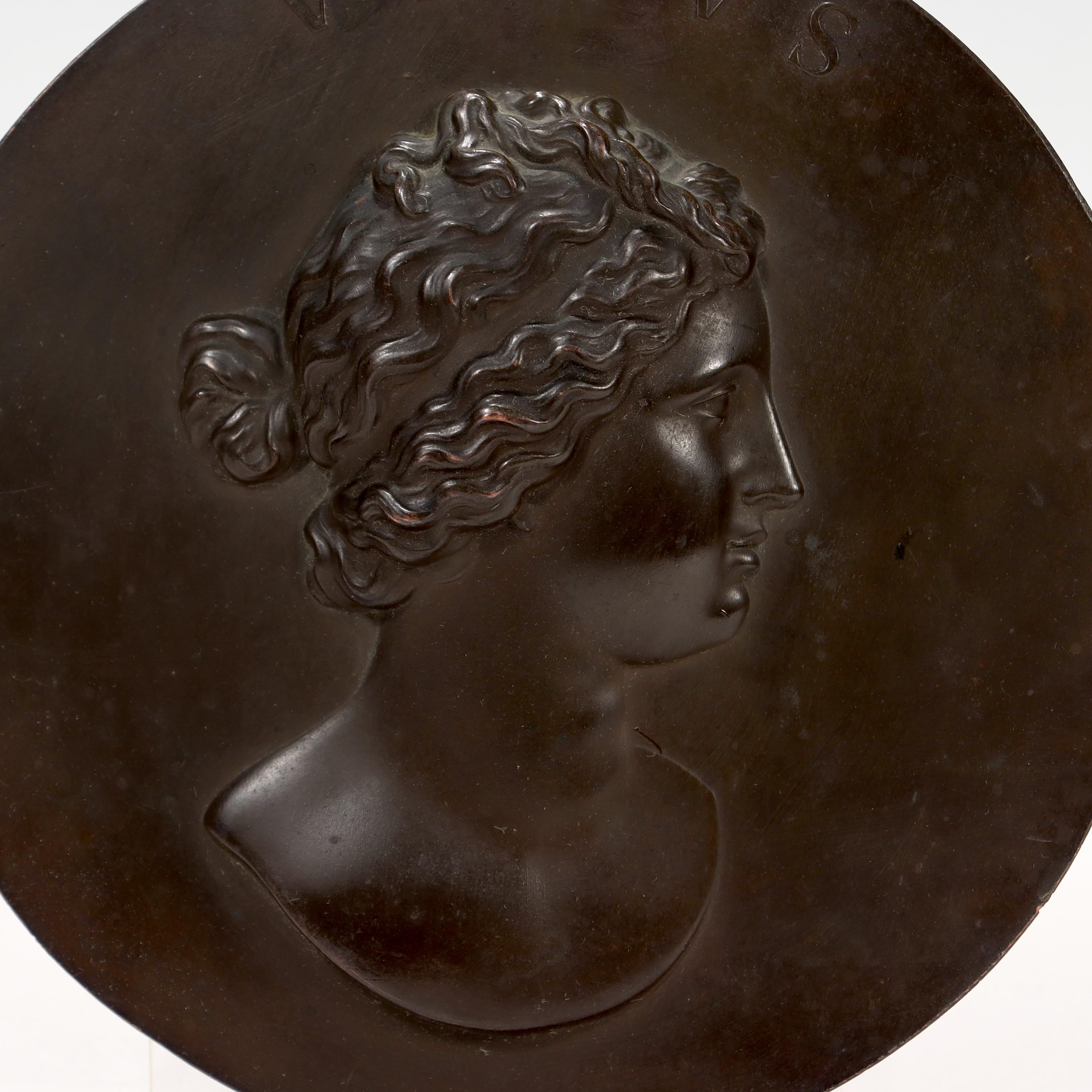 Antique Bronzed Copper Roundel of a Bust of Venus De Milo in Profile In Good Condition In Philadelphia, PA
