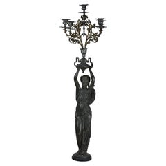 Antiguo candelabro de bronce figurado de mujer clásica de tres luces C1900