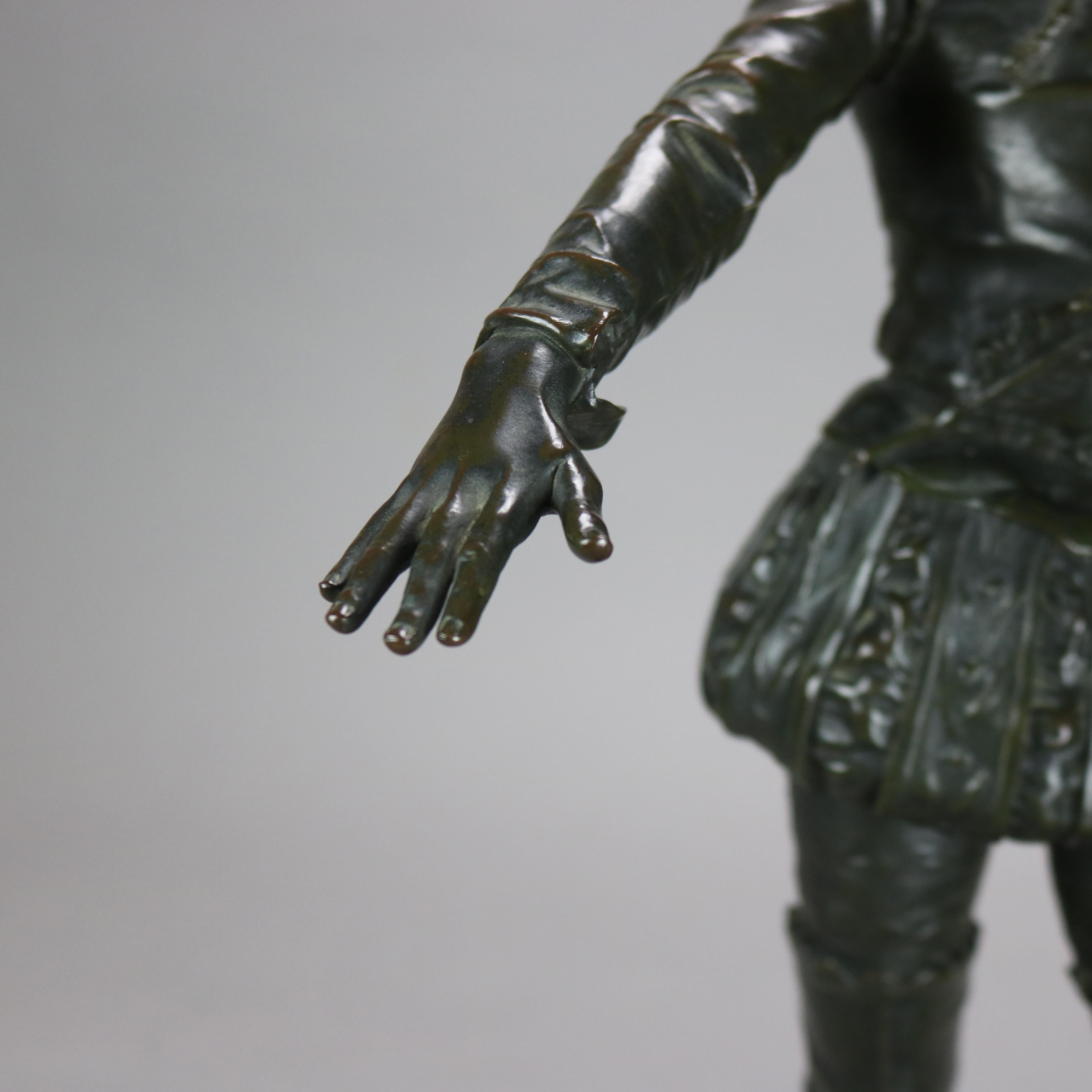 Sculpture ancienne en métal bronzé représentant un jeune courtisan brandissant une épée, signée Rambaud 8