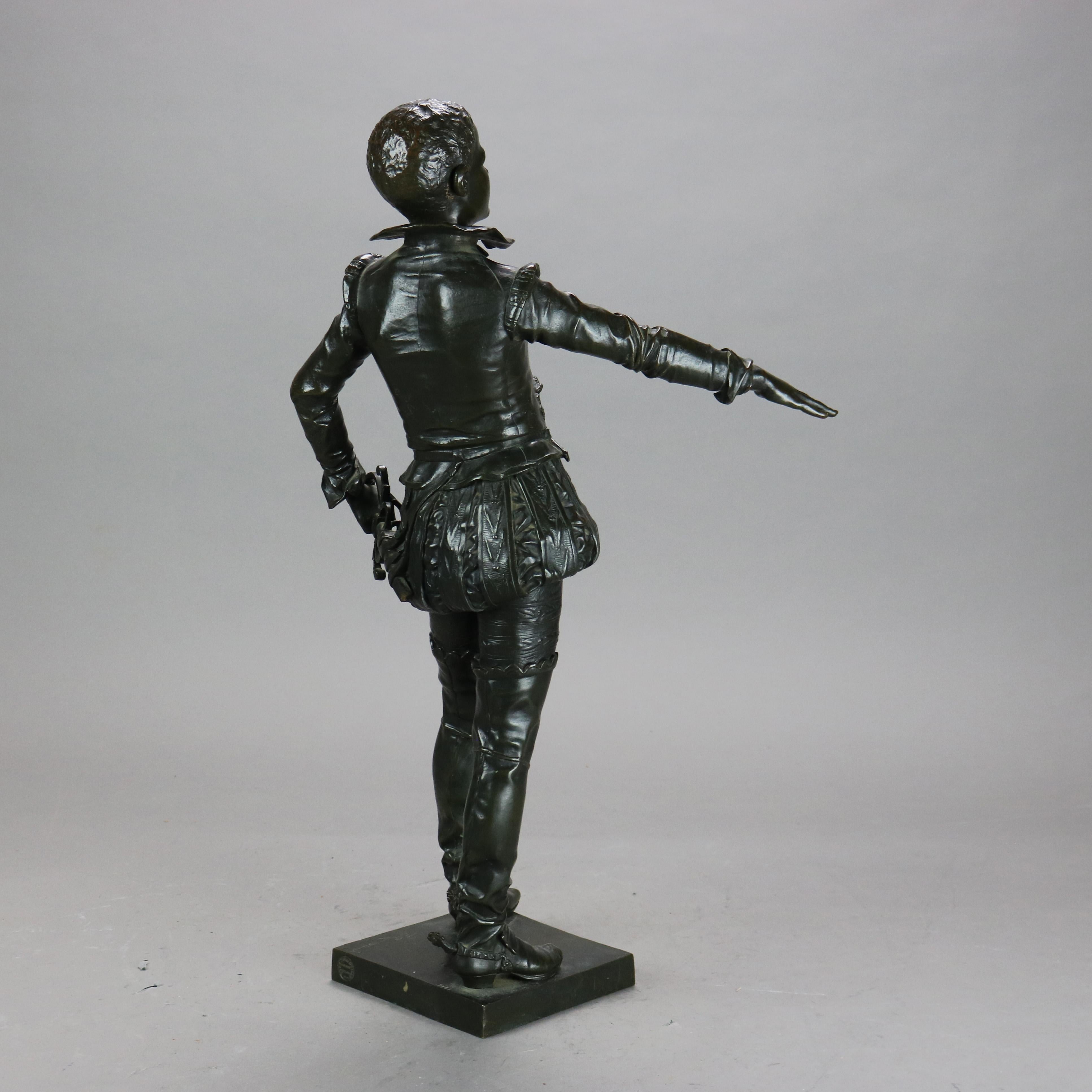 Sculpture ancienne en métal bronzé représentant un jeune courtisan brandissant une épée, signée Rambaud Bon état à Big Flats, NY