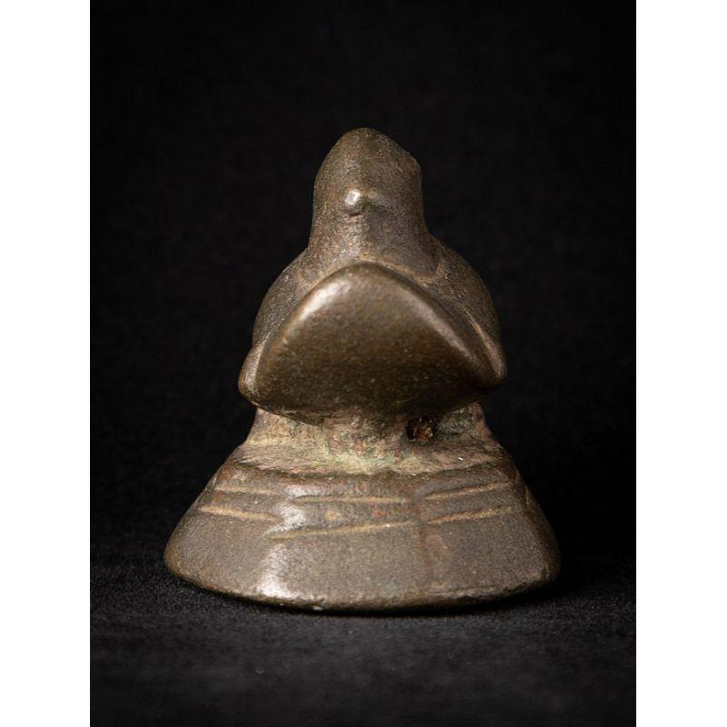 MATERIAL : bronze
4,2 cm de hauteur 
3,7 cm de large et 3,8 cm de profondeur
Poids : 0,153 kgs
Originaire de Birmanie
19ème siècle

