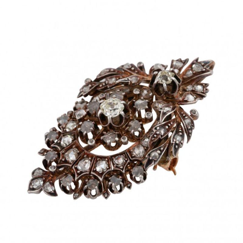 Antique Brooch/Pendant with Diamonds Totaling Approx. 3.38 Ct In Good Condition For Sale In Stuttgart, BW