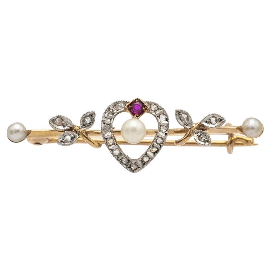 Antique brooch with pearls and diamonds.