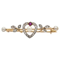 Antique brooch with pearls and diamonds.