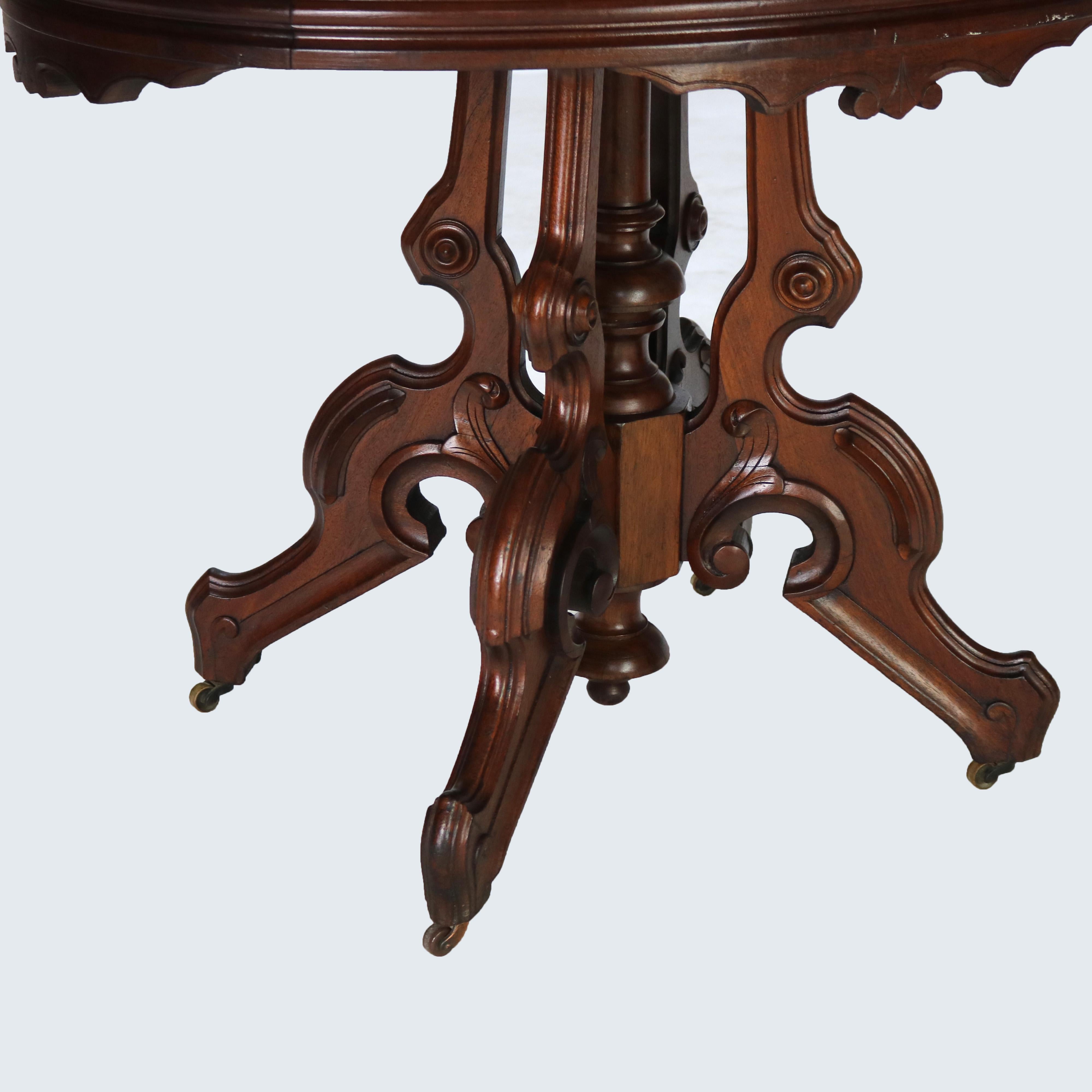 Ancienne table en noyer sculpté Brooks Victorian Renaissance Revival C1880 Bon état - En vente à Big Flats, NY