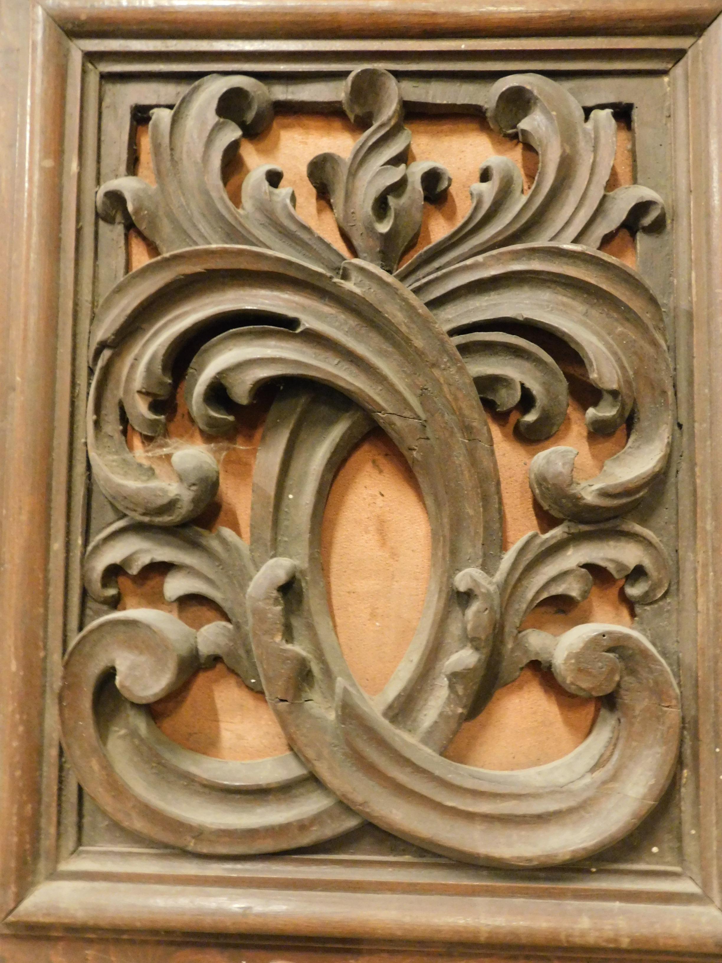 Peuplier Panneau antique marron et orange, tête de lit, avec 4 panneaux sculptés à motifs floraux, 1900 en vente
