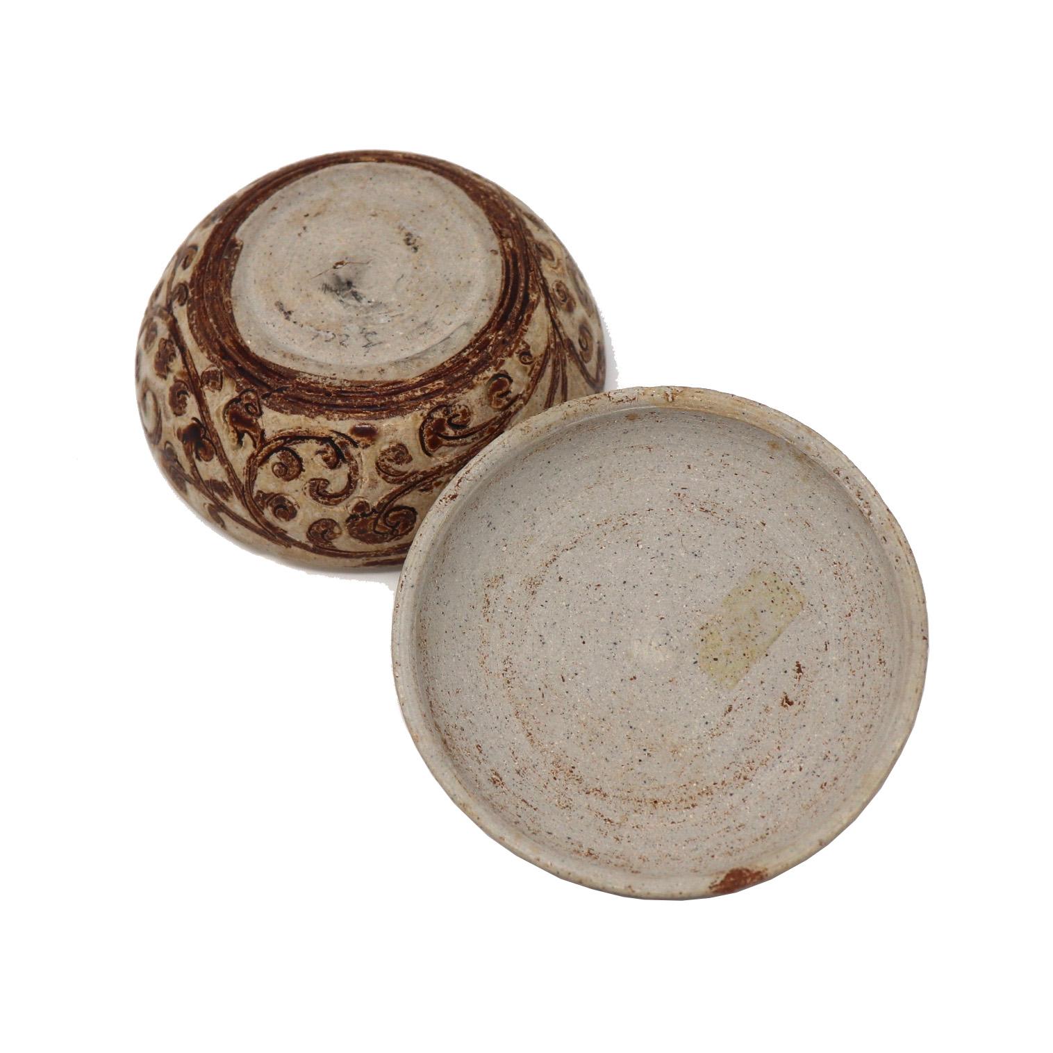 Glazed Antique Brown and White Ceramic Covered Box from the Sawankhalok Kilns, Thailand For Sale