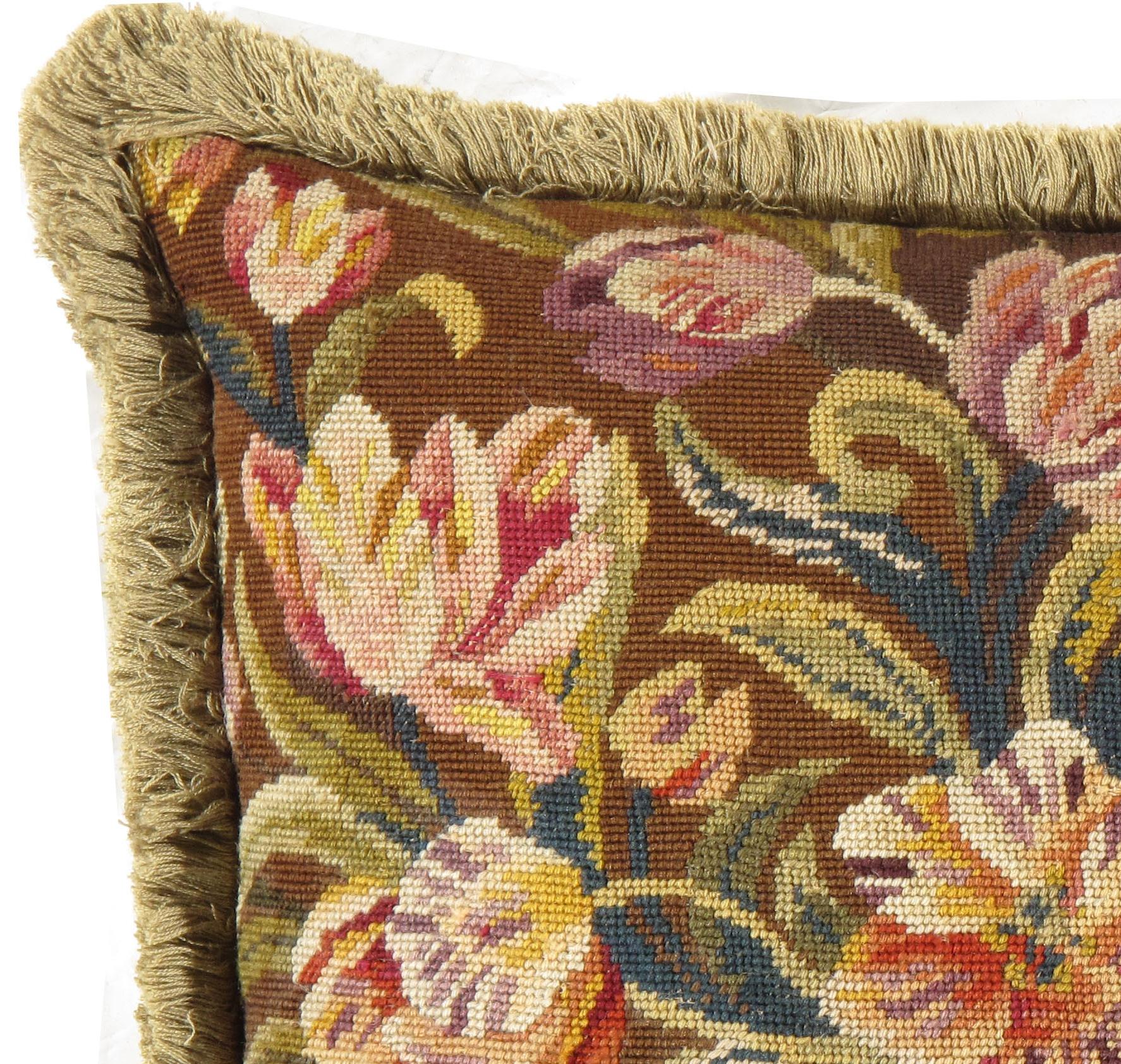 Lana Cuscino a punta d'ago francese Antique French Brown 1'6 x 1'8 in vendita