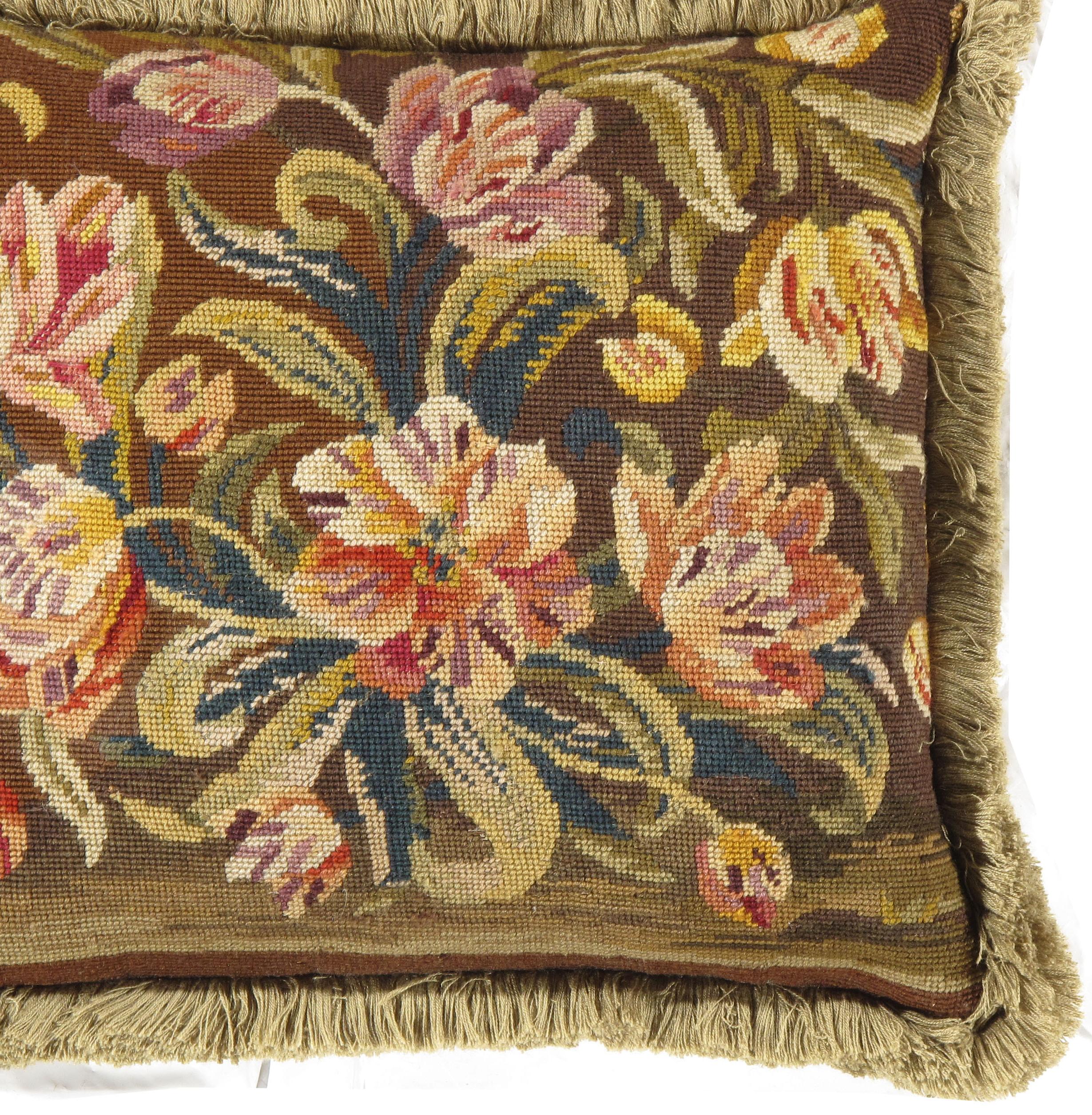 Cuscino a punta d'ago francese Antique French Brown 1'6 x 1'8 in vendita 2