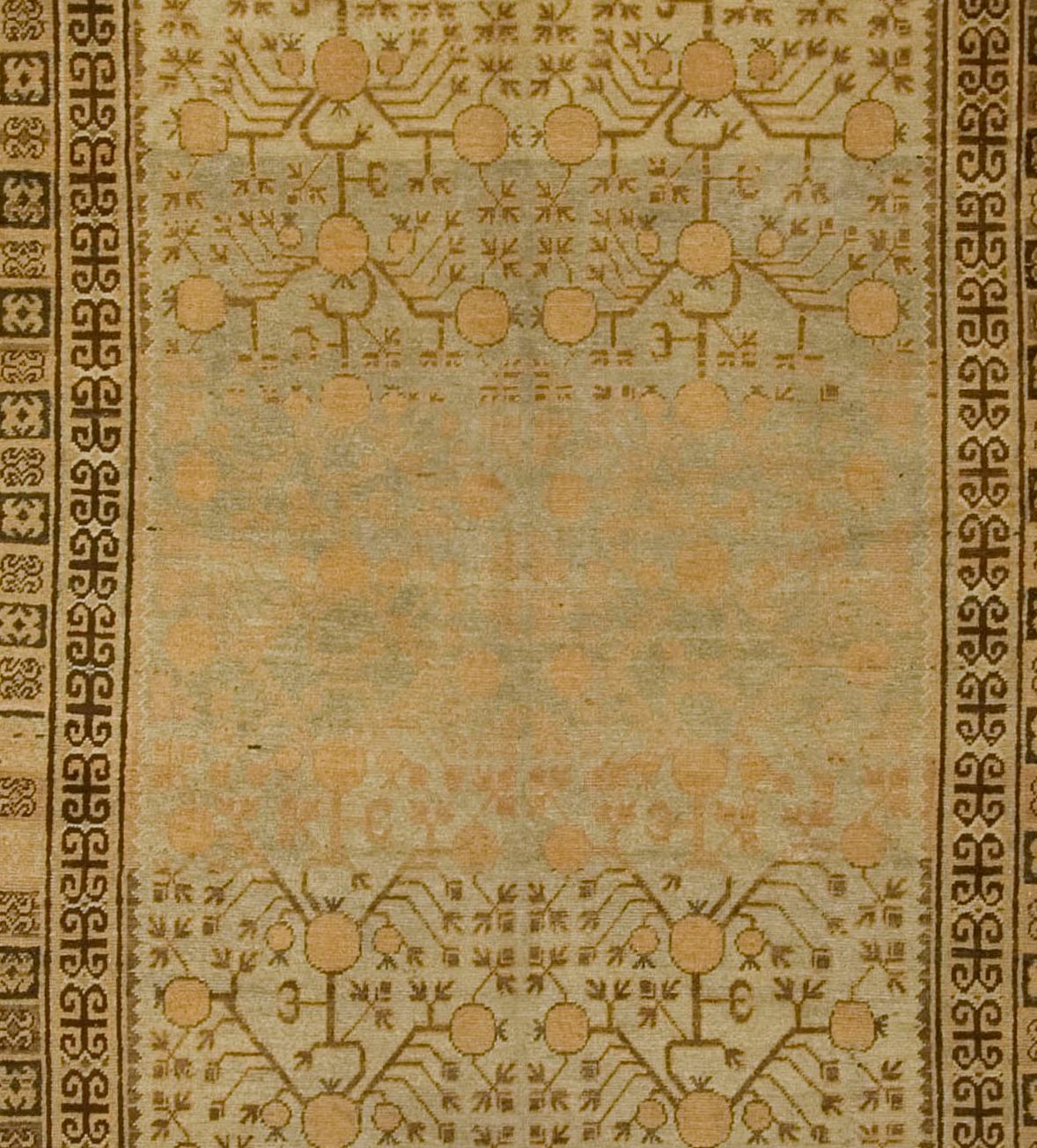 XIX secolo Tappeto marrone antico Khotan Samarcanda (a) Gallery 6'2 x 13'4 in vendita