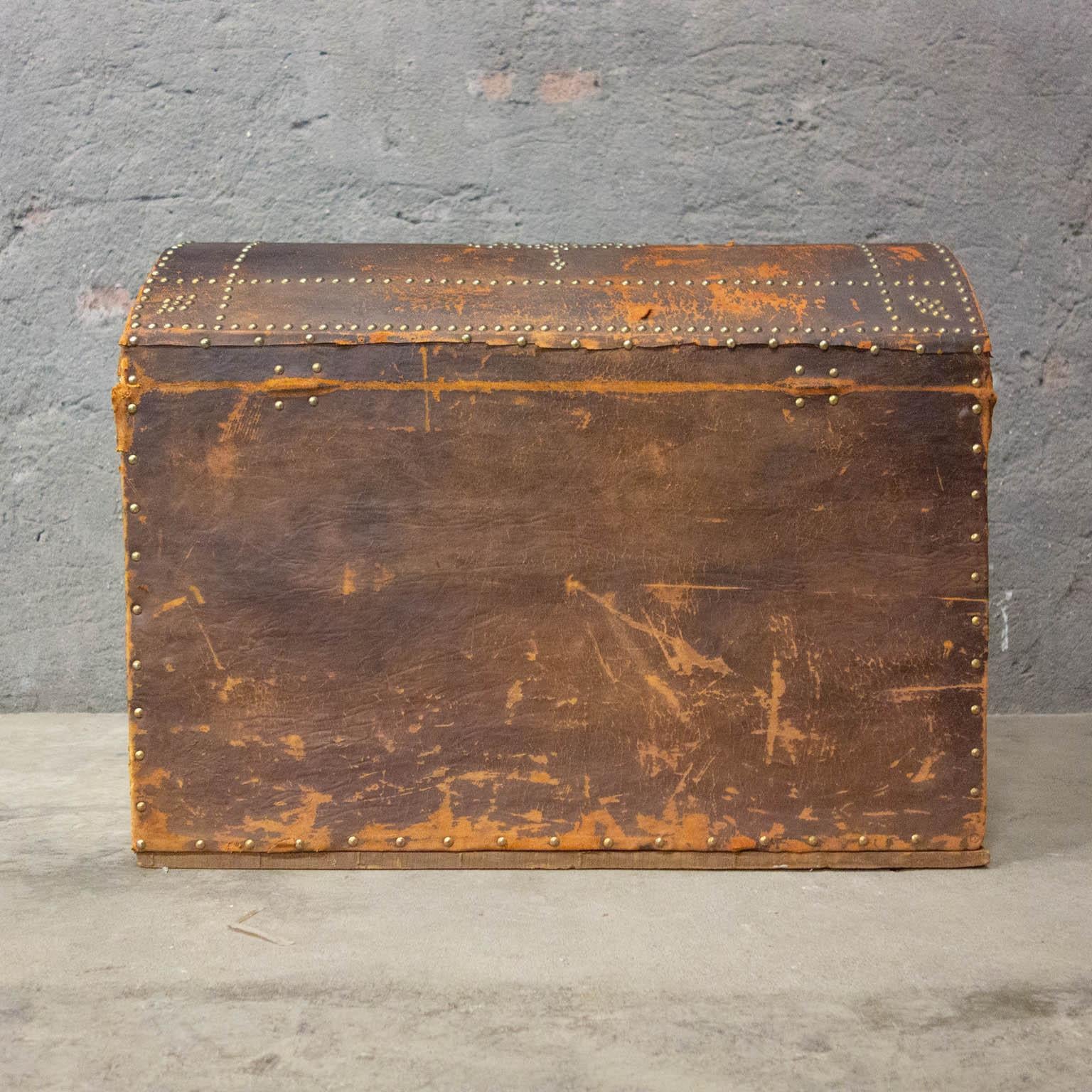 Antique Brown Leather Bridal Box from France, Early 1800 For Sale 4
