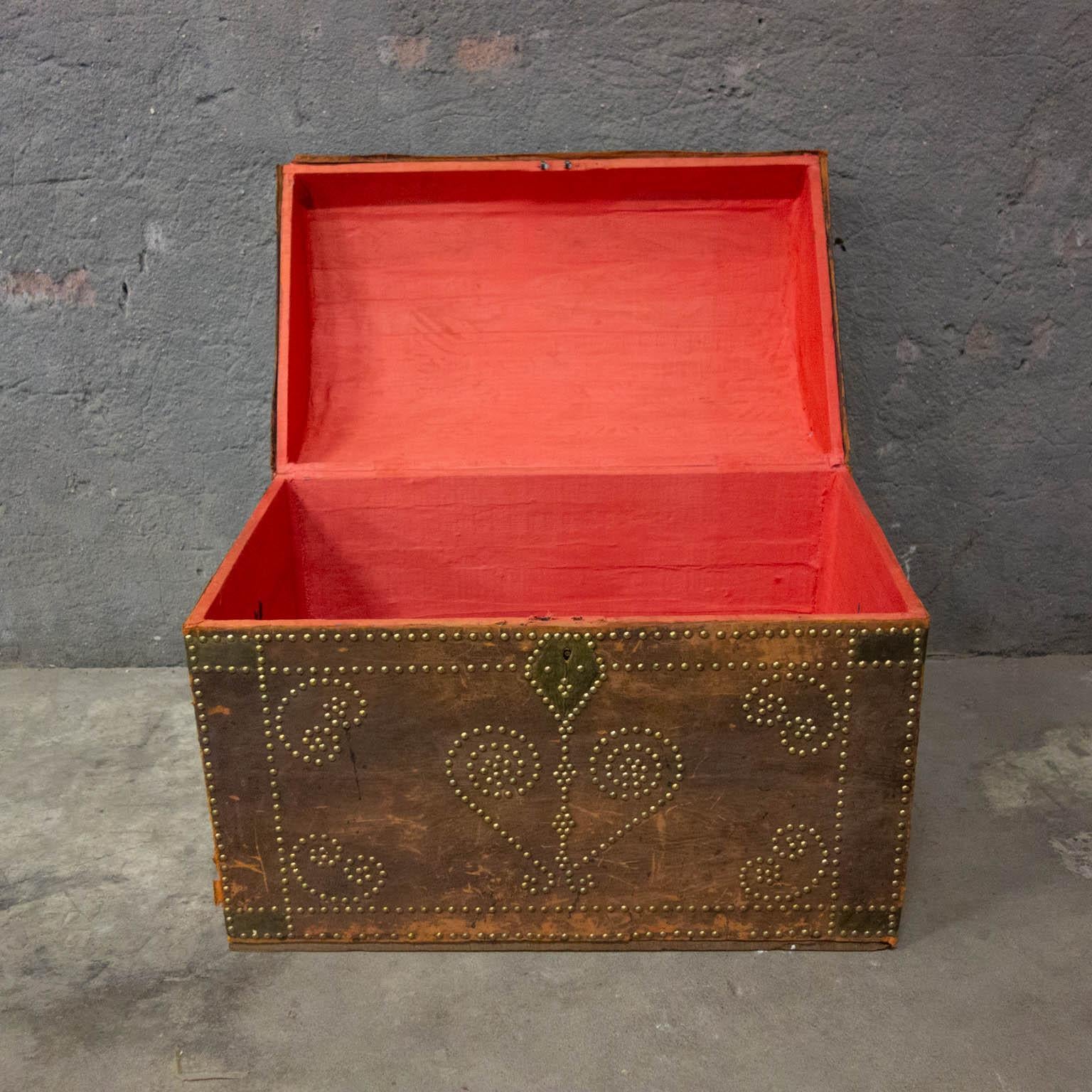 19th Century Antique Brown Leather Bridal Box from France, Early 1800 For Sale