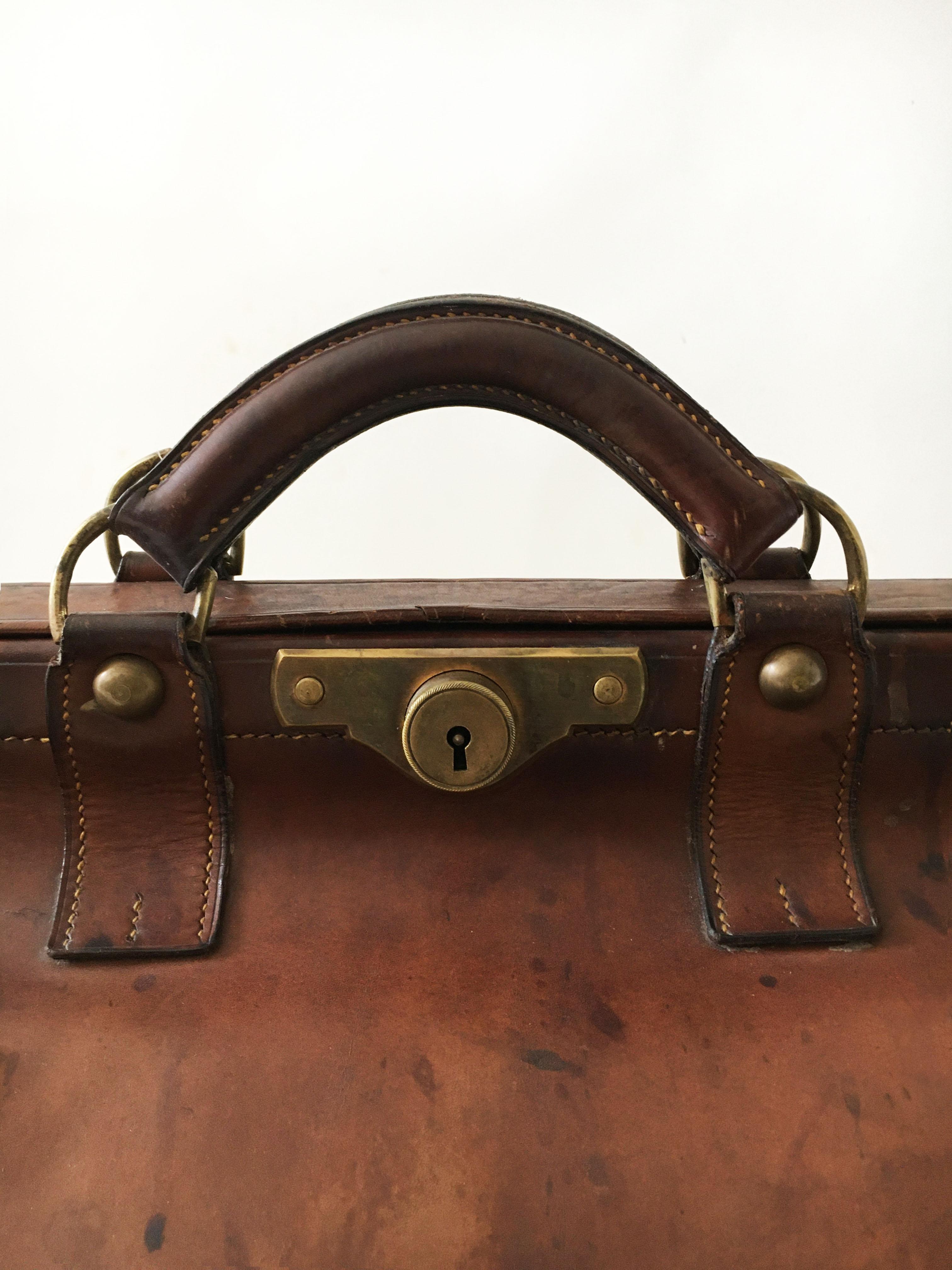 LE SABBI Waxed Leather Gladstone Bag Color-Antique Brown 