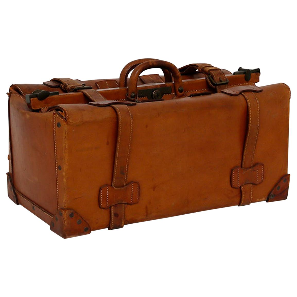 Italian Vintage Brown Leather Gladstone Doctors Bag For Sale
