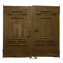 Portes de portail anciennes peintes en marron, grande taille