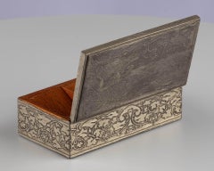 Antike braunen Holz Repoussé ziseliert graviert Silber Stempel Box Fall Hunde