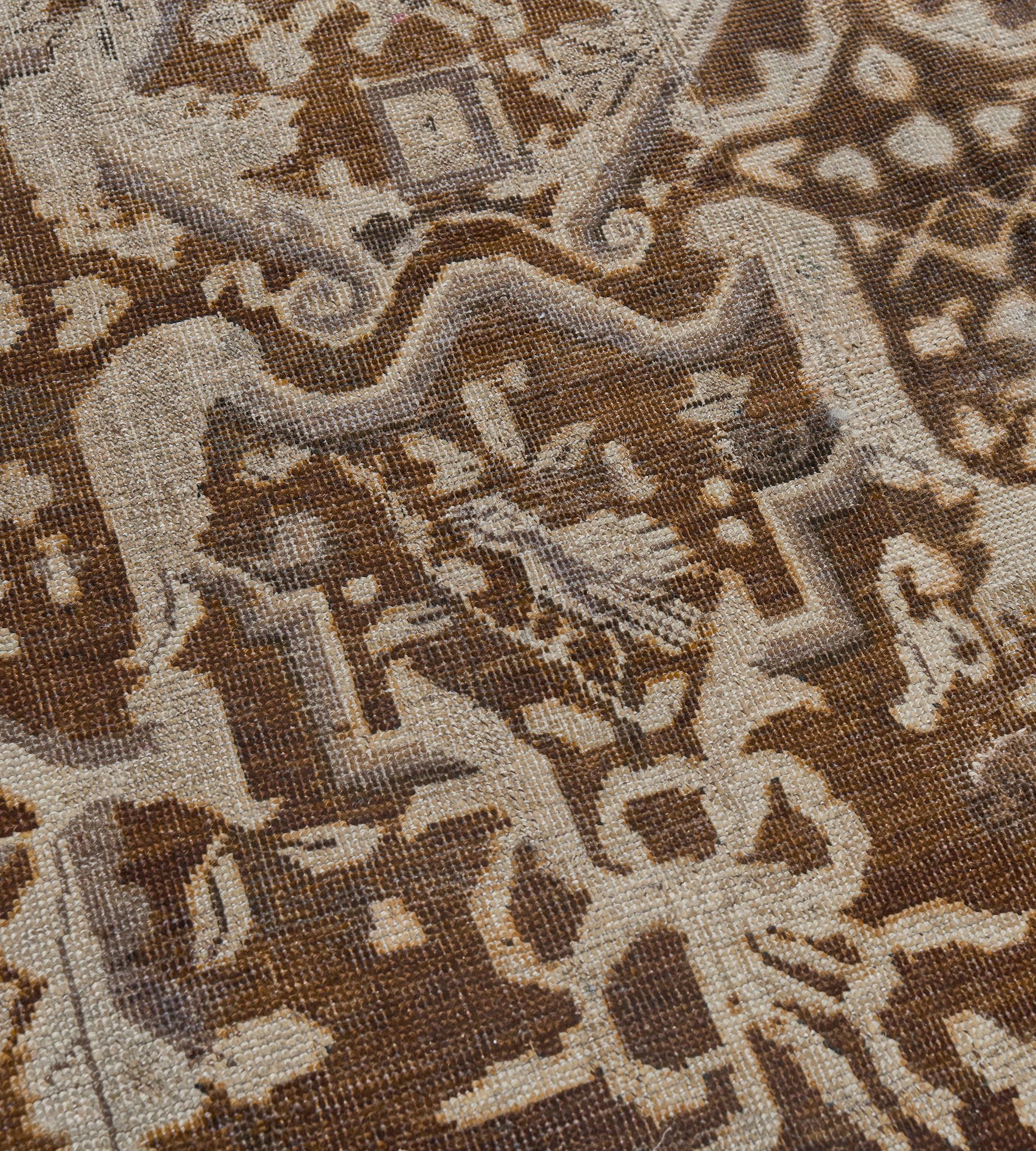 Alfombra caucásica Karabagh antigua de lana marrón con motivos aviares y florales Anudado a mano en venta