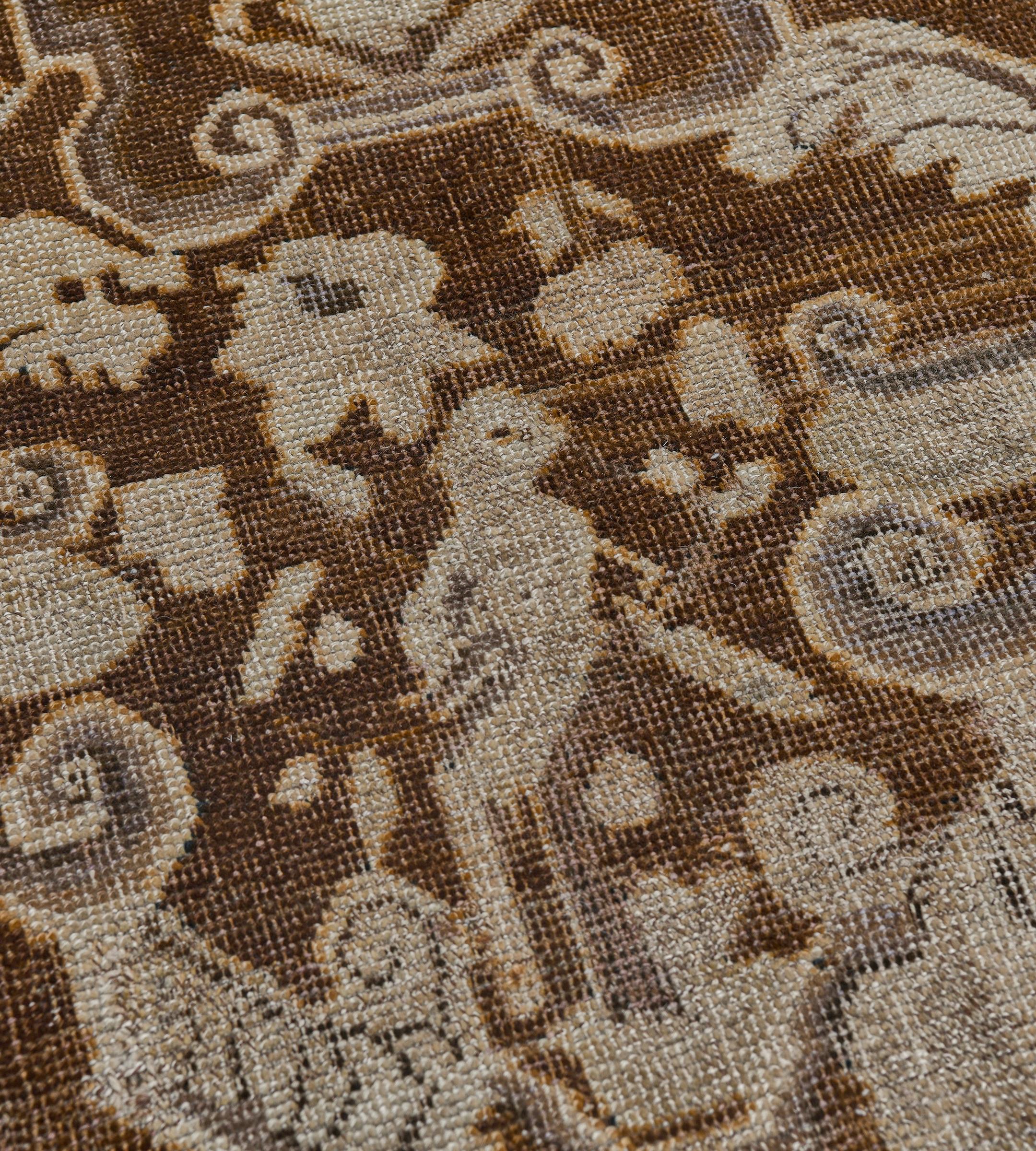 Alfombra caucásica Karabagh antigua de lana marrón con motivos aviares y florales en Bueno estado para la venta en West Hollywood, CA