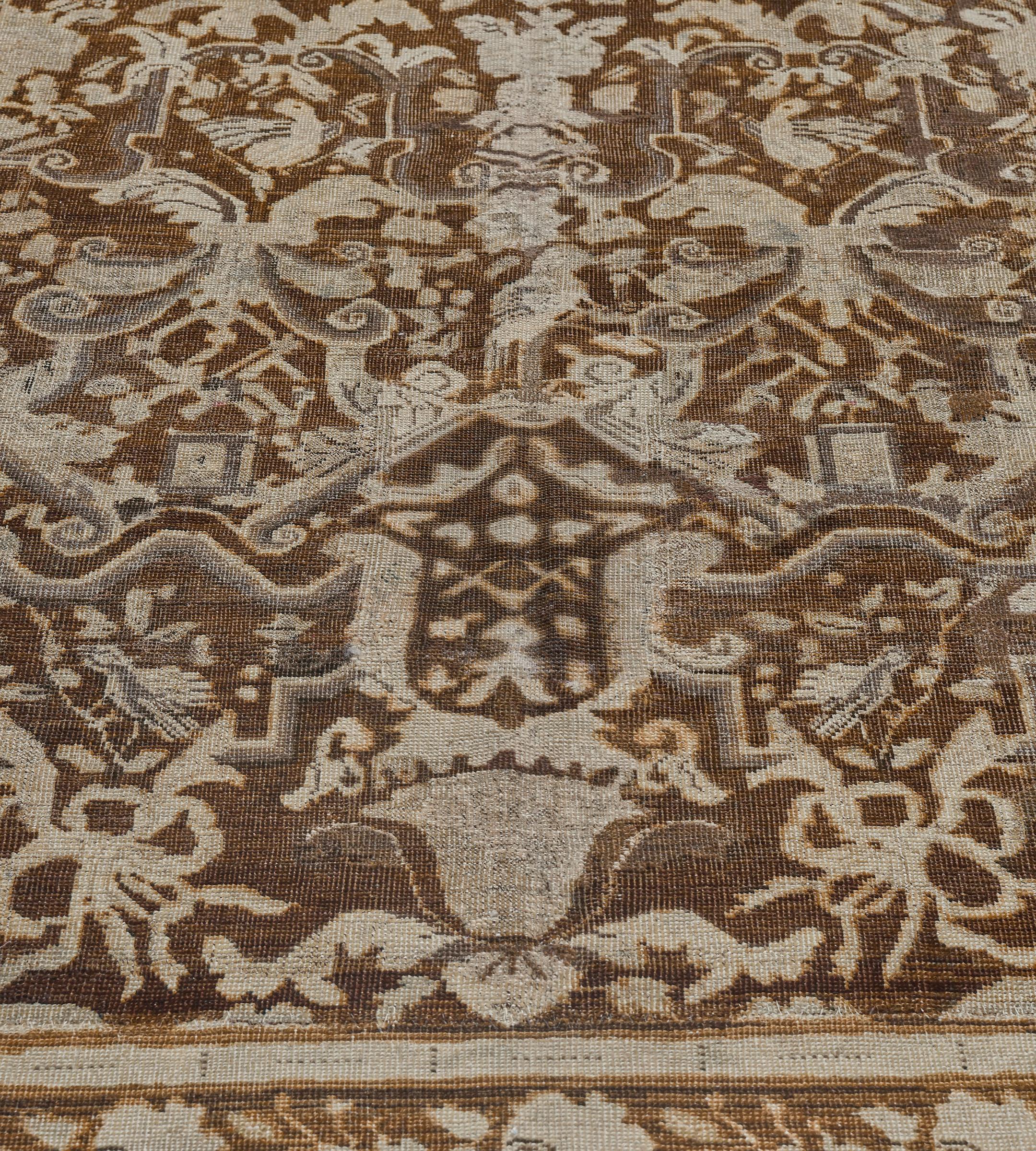 Alfombra caucásica Karabagh antigua de lana marrón con motivos aviares y florales en venta 2