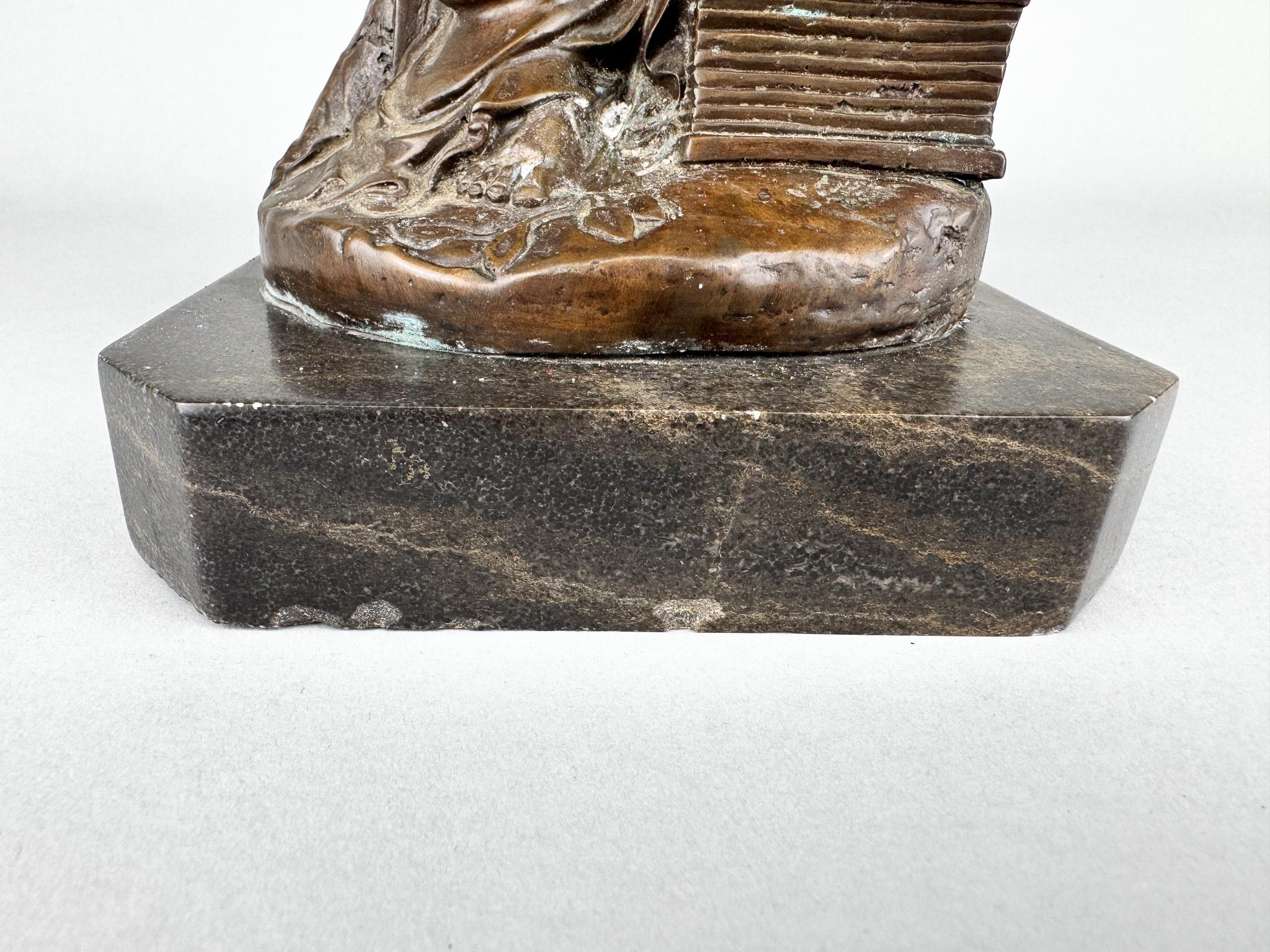 Scultura antica di Broze - Angelo con spada in vendita 3