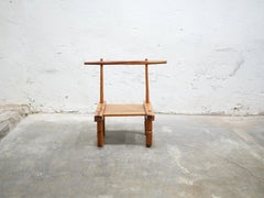 Antiker brutalistischer afrikanischer Stuhl