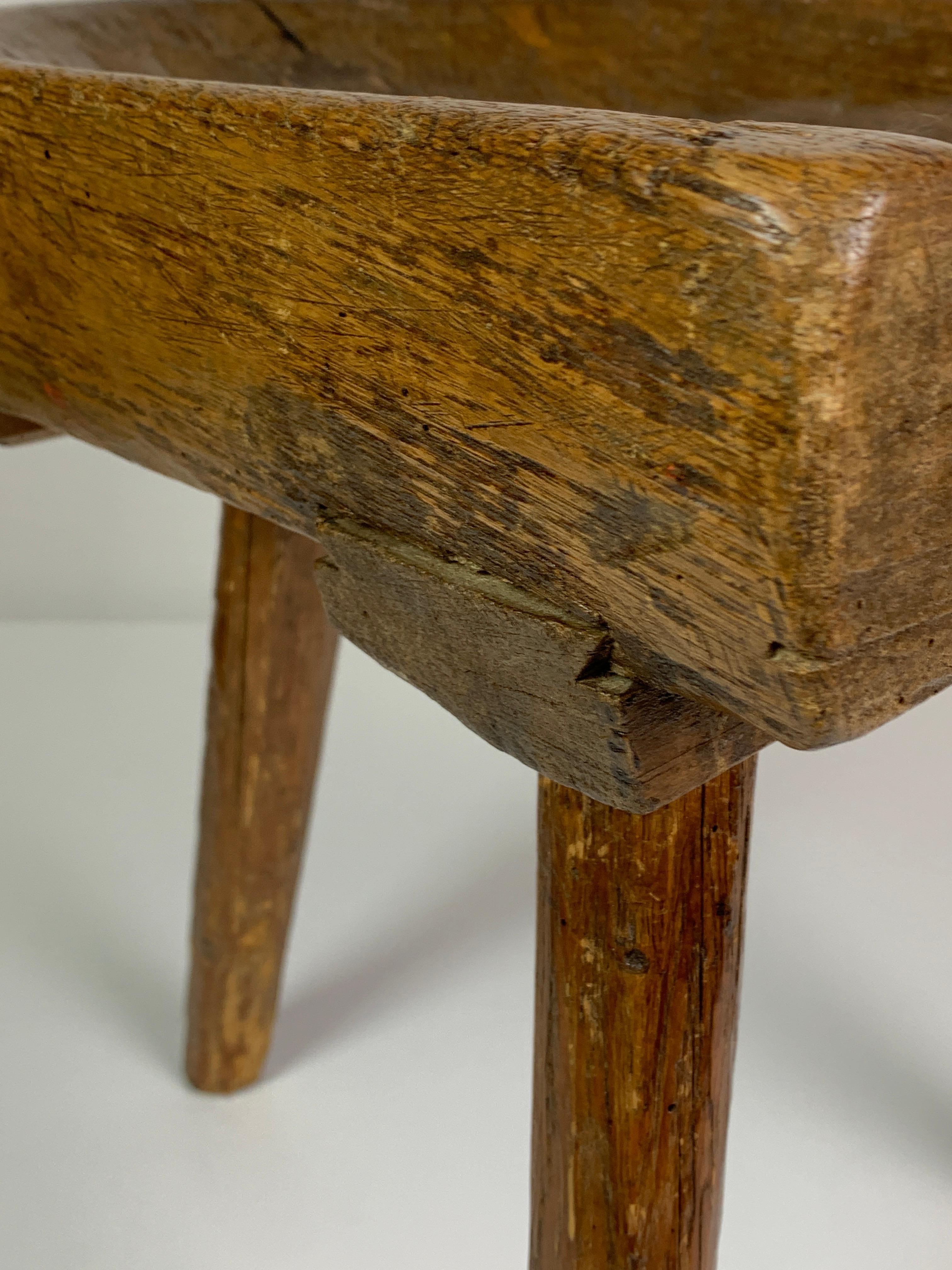 Antique brutalist farmhouse rustic tripod milking stool, Dutch 19th century 3