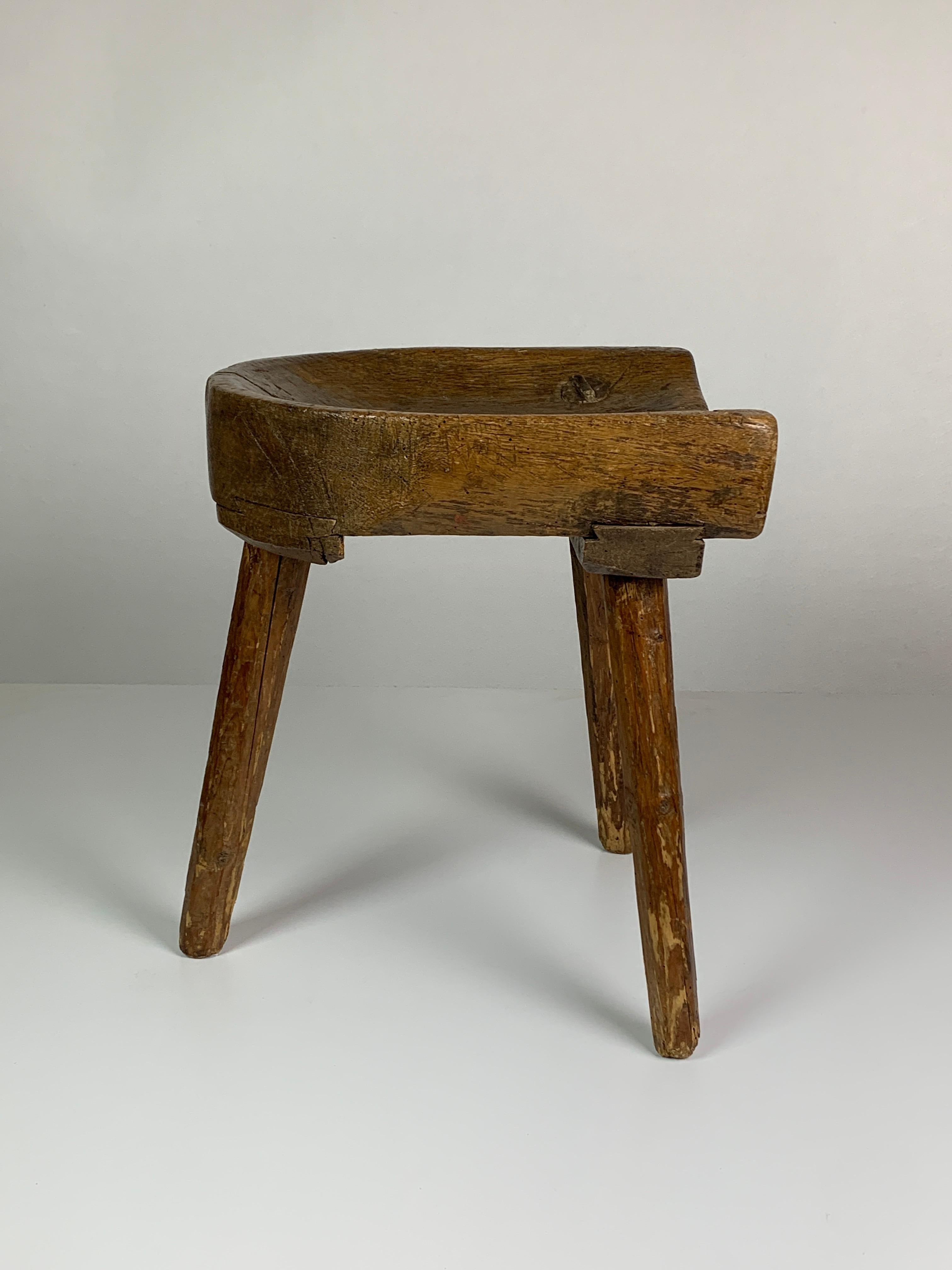 Hand-Crafted Antique brutalist farmhouse rustic tripod milking stool, Dutch 19th century