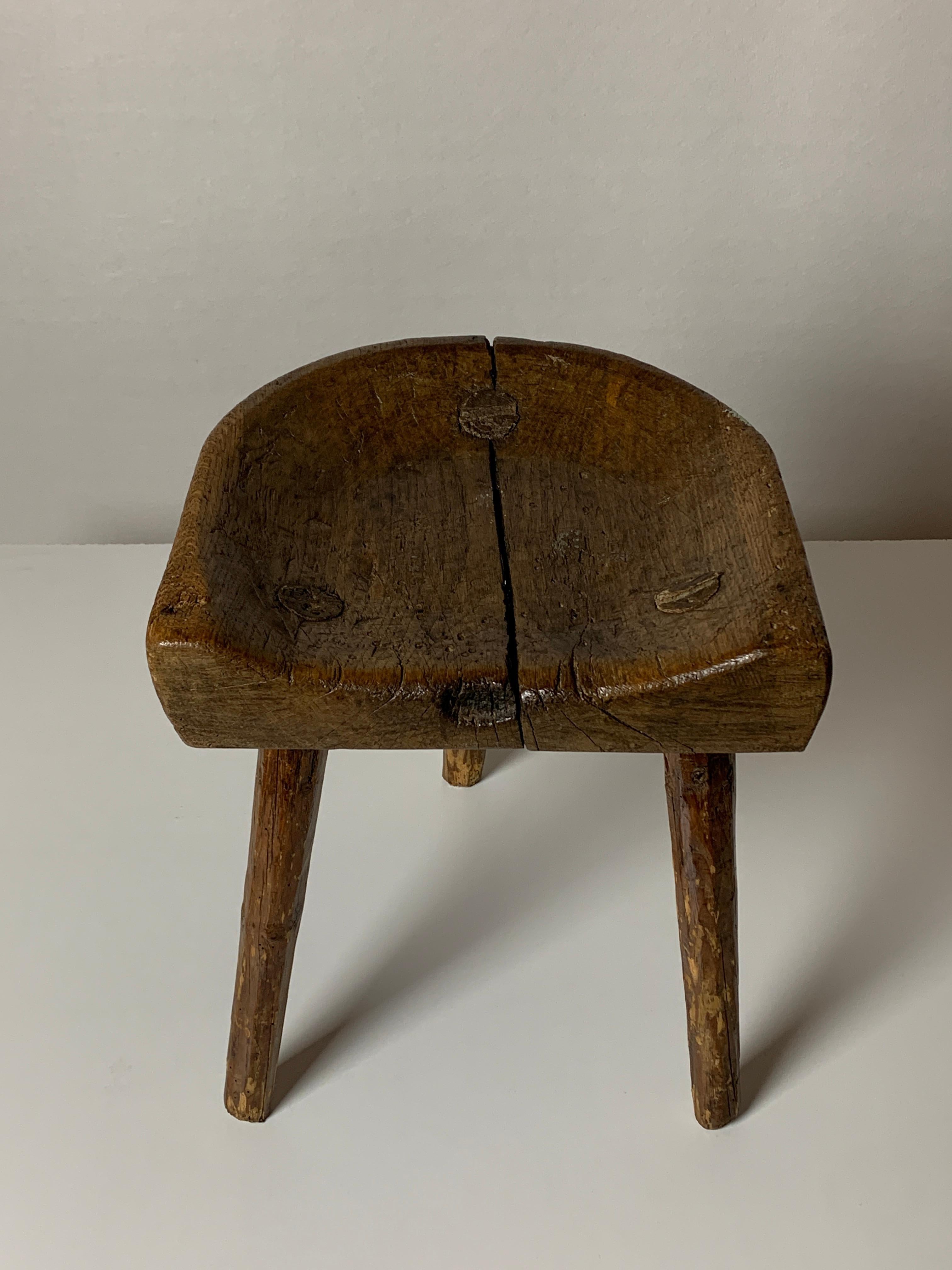 19th Century Antique brutalist farmhouse rustic tripod milking stool, Dutch 19th century
