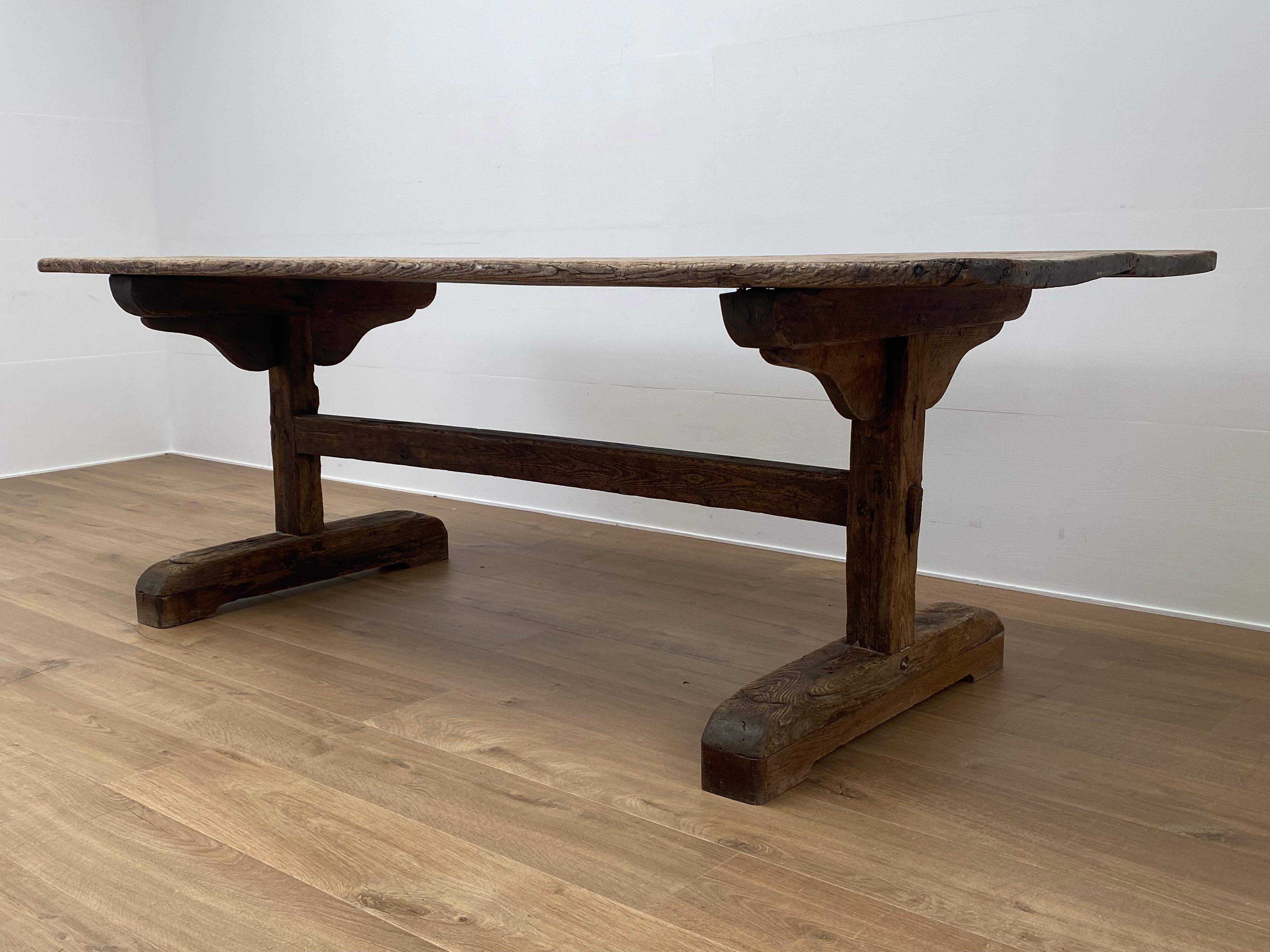Table de ferme française antique et brutaliste Bon état - En vente à Schellebelle, BE