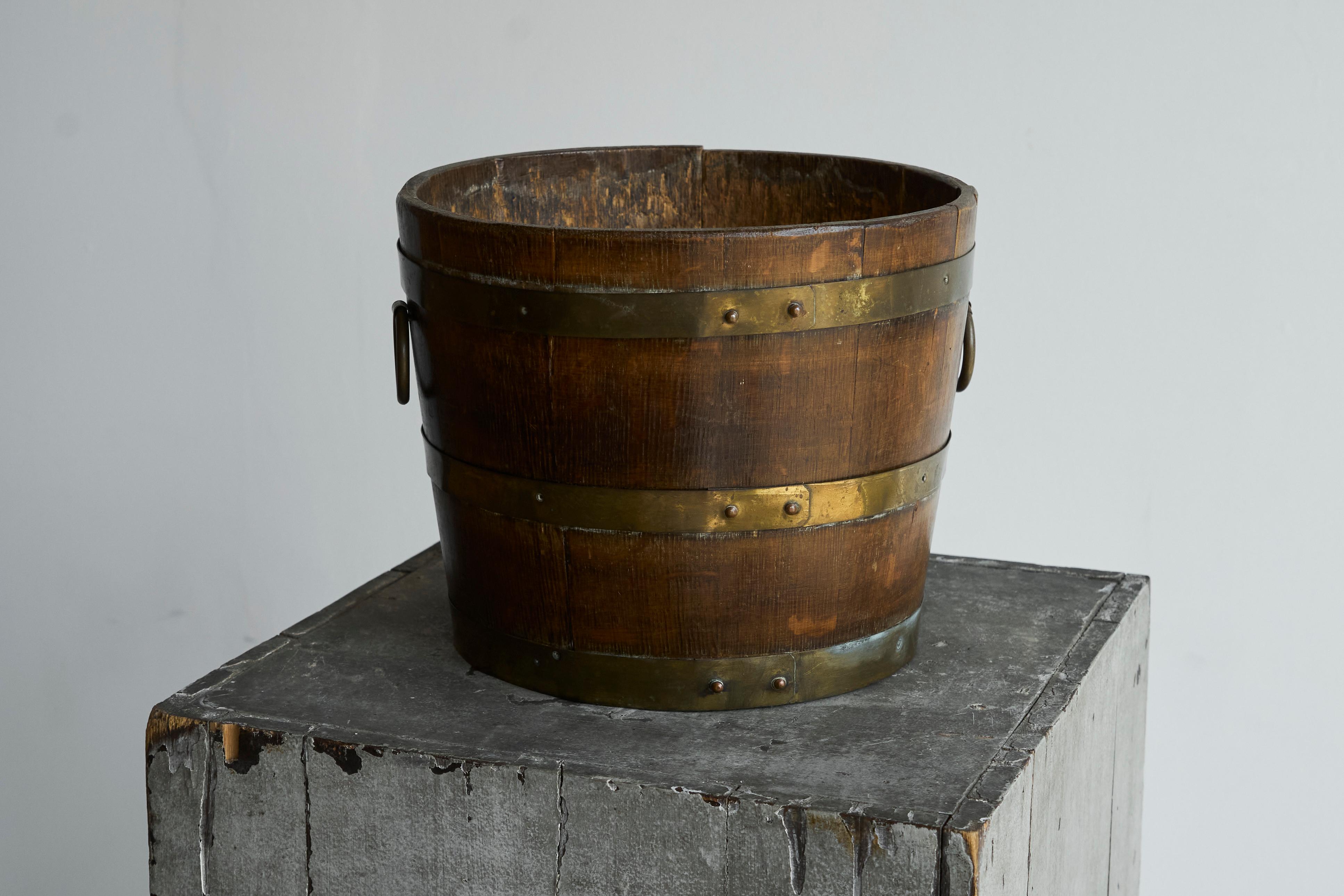 Antique Bucket or Waste Paper Basket in Wood and Brass 19th Century For Sale 2