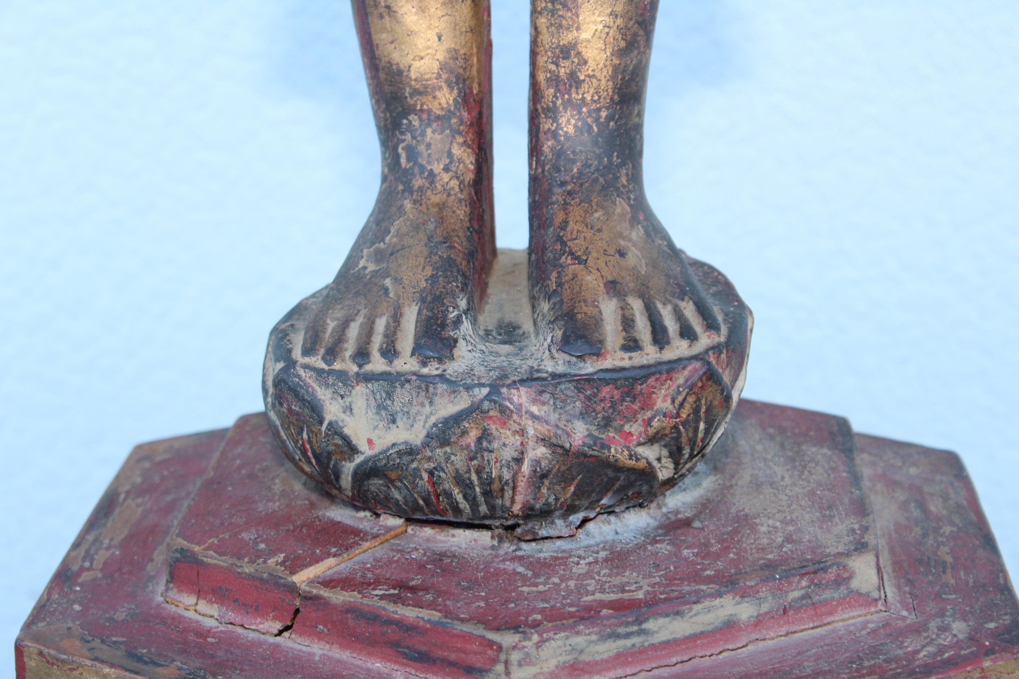 Escultura antigua de Buda de pie en venta 3
