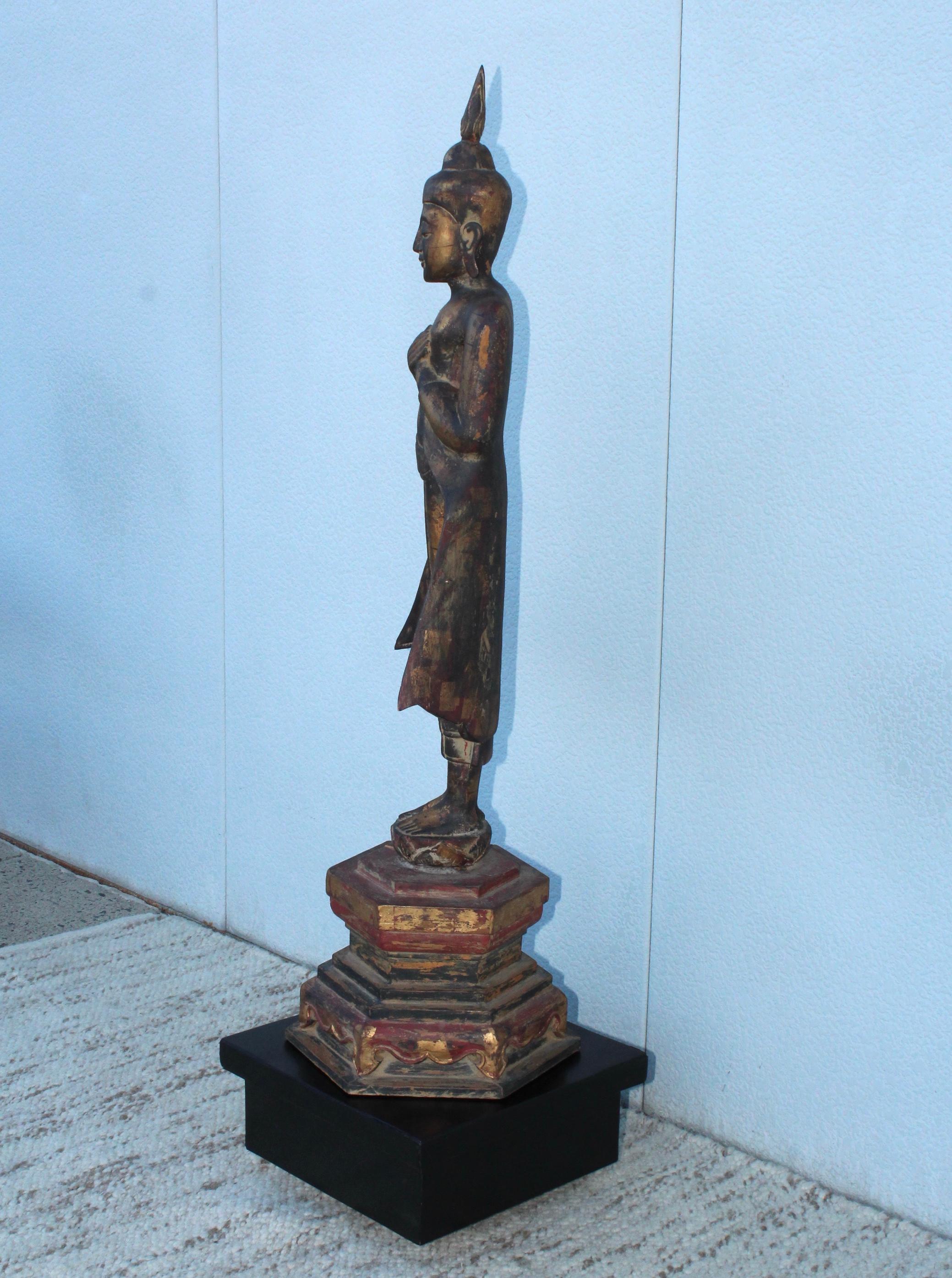 Escultura antigua de Buda de pie en venta 5