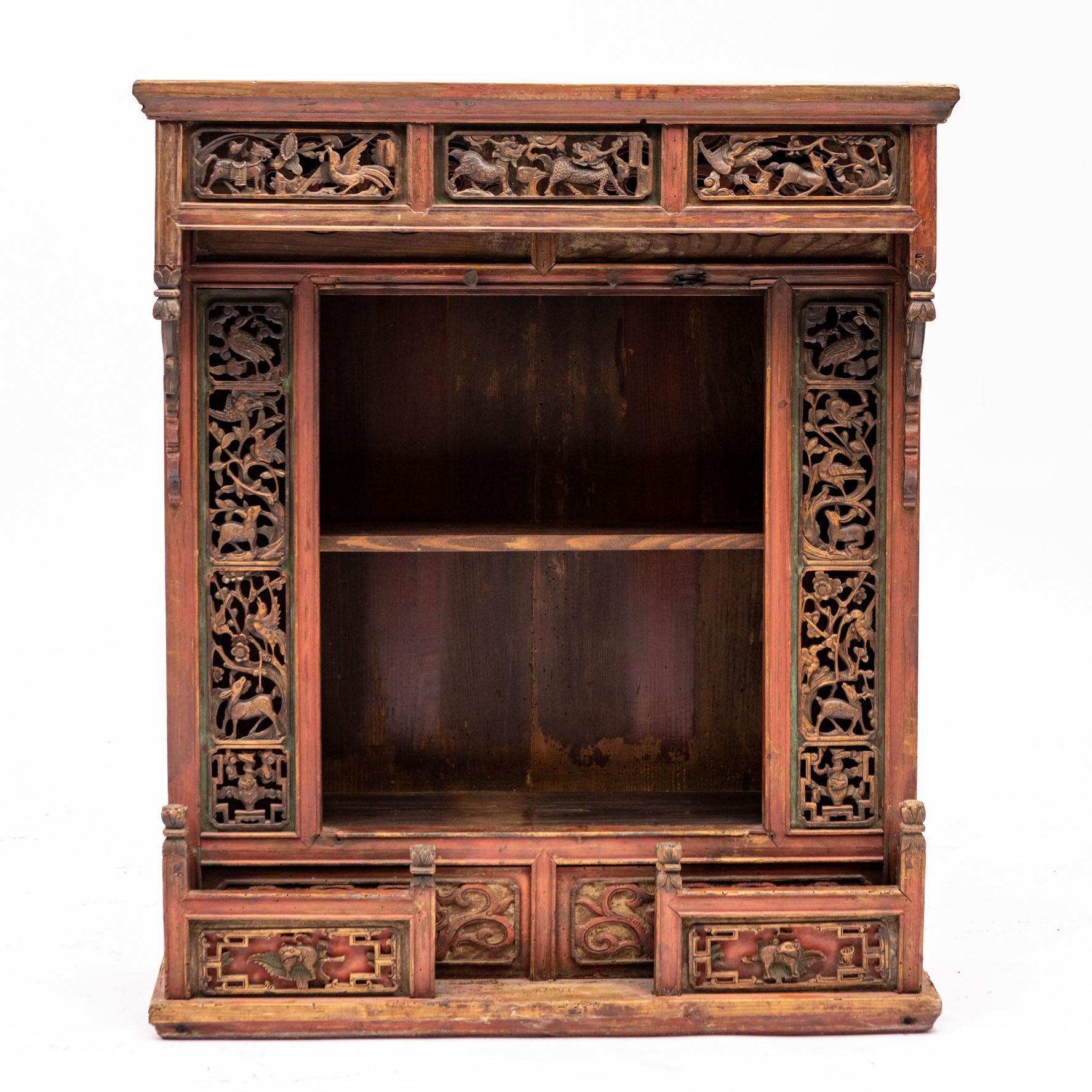 Rare Buddhist alter shrine, made in pine wood.
Rich on carved figural sceneries.
Original polychrome lacquer, beautiful and untouched condition.

From Shanxi Province in China.