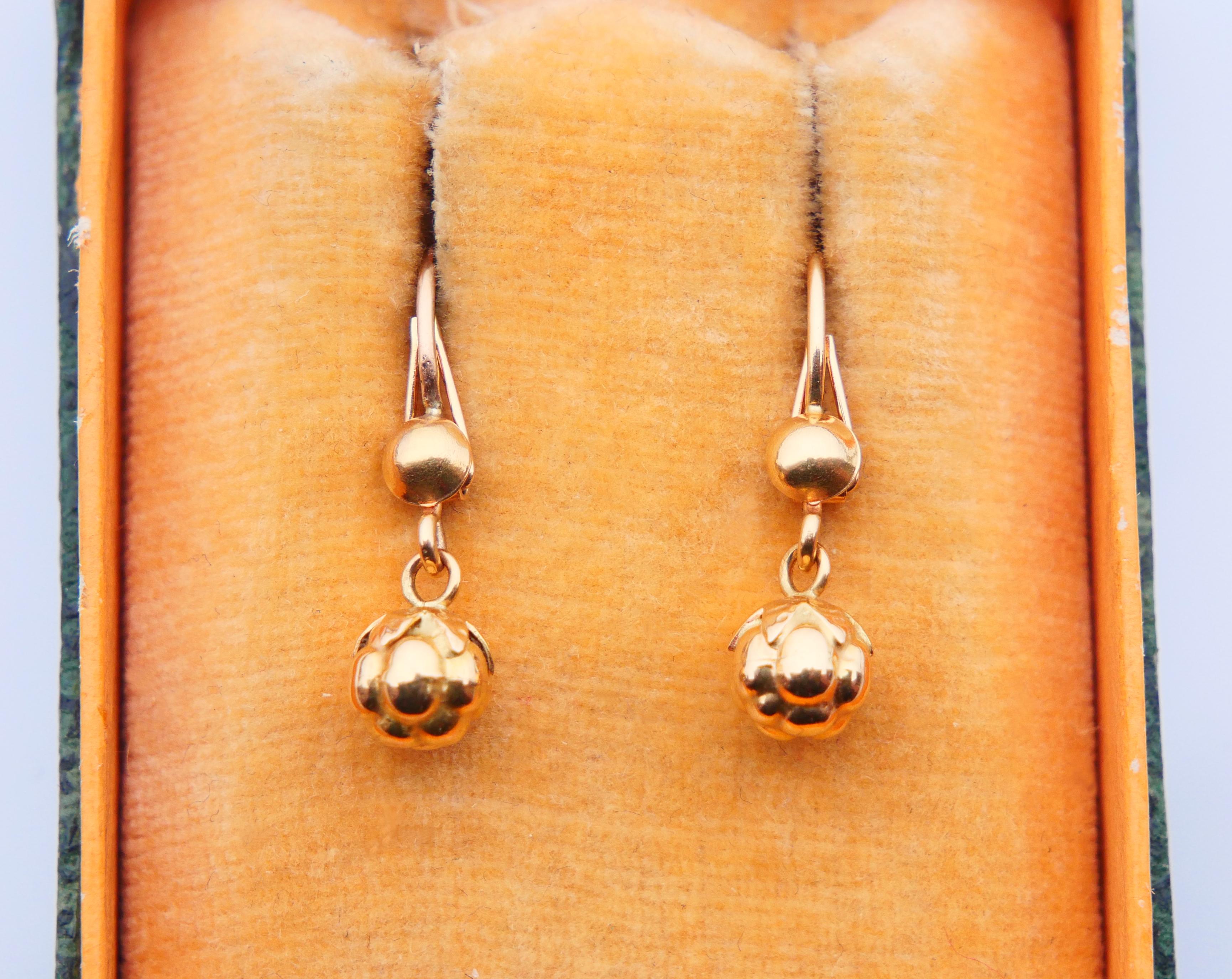 Antique Buds dangle Earrings solid 18K Gold / 1.8 gr For Sale 1