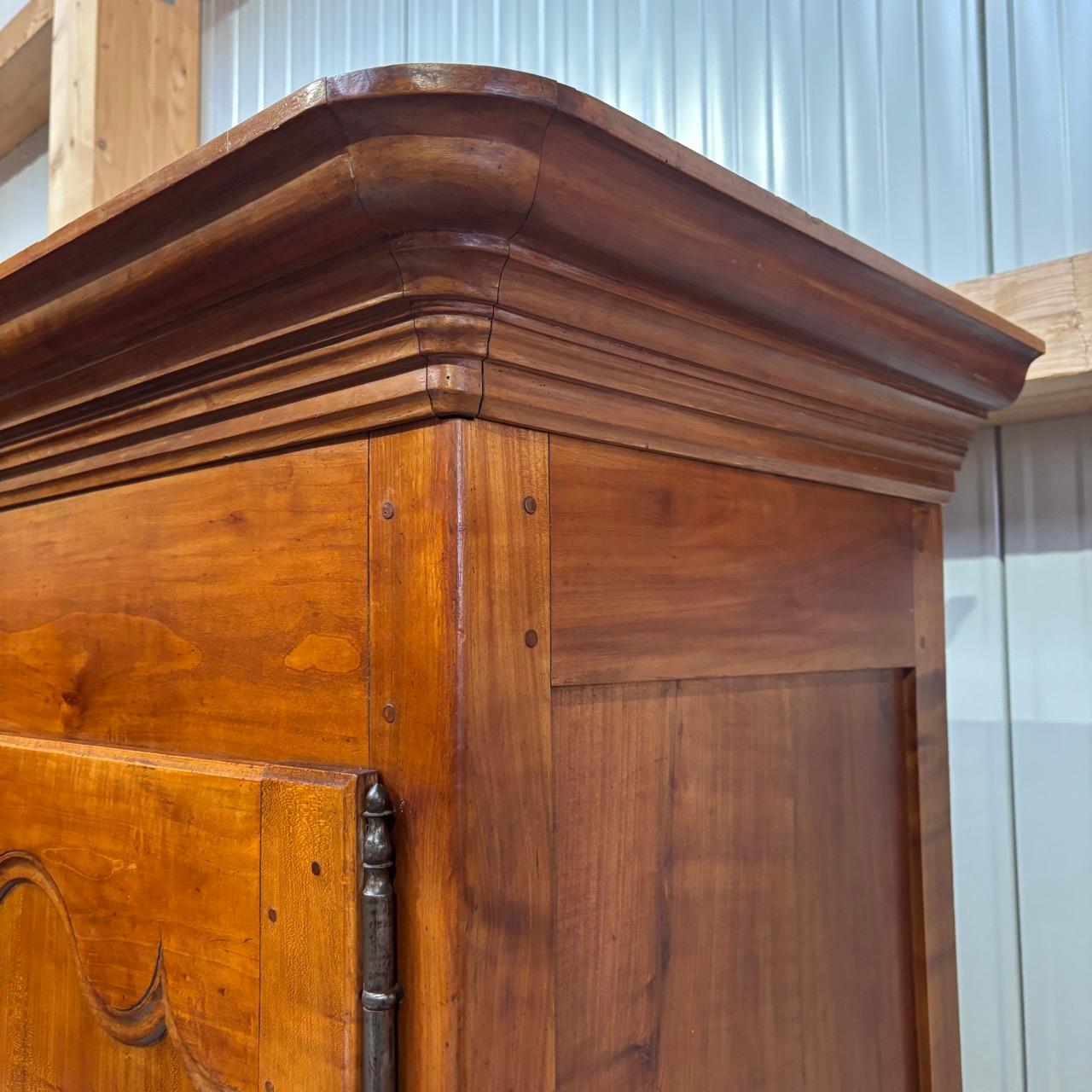 Antique buffet  cherry wood kitchen cabinet  France, Louis XV around 1750 For Sale 5