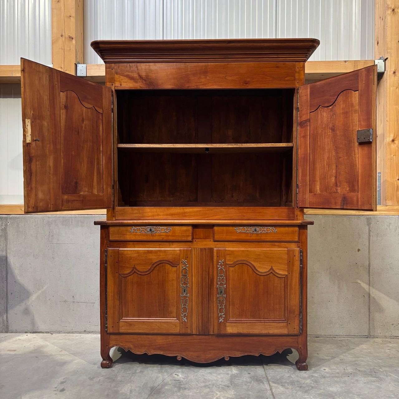 Antique buffet  cherry wood kitchen cabinet  France, Louis XV around 1750 For Sale 8