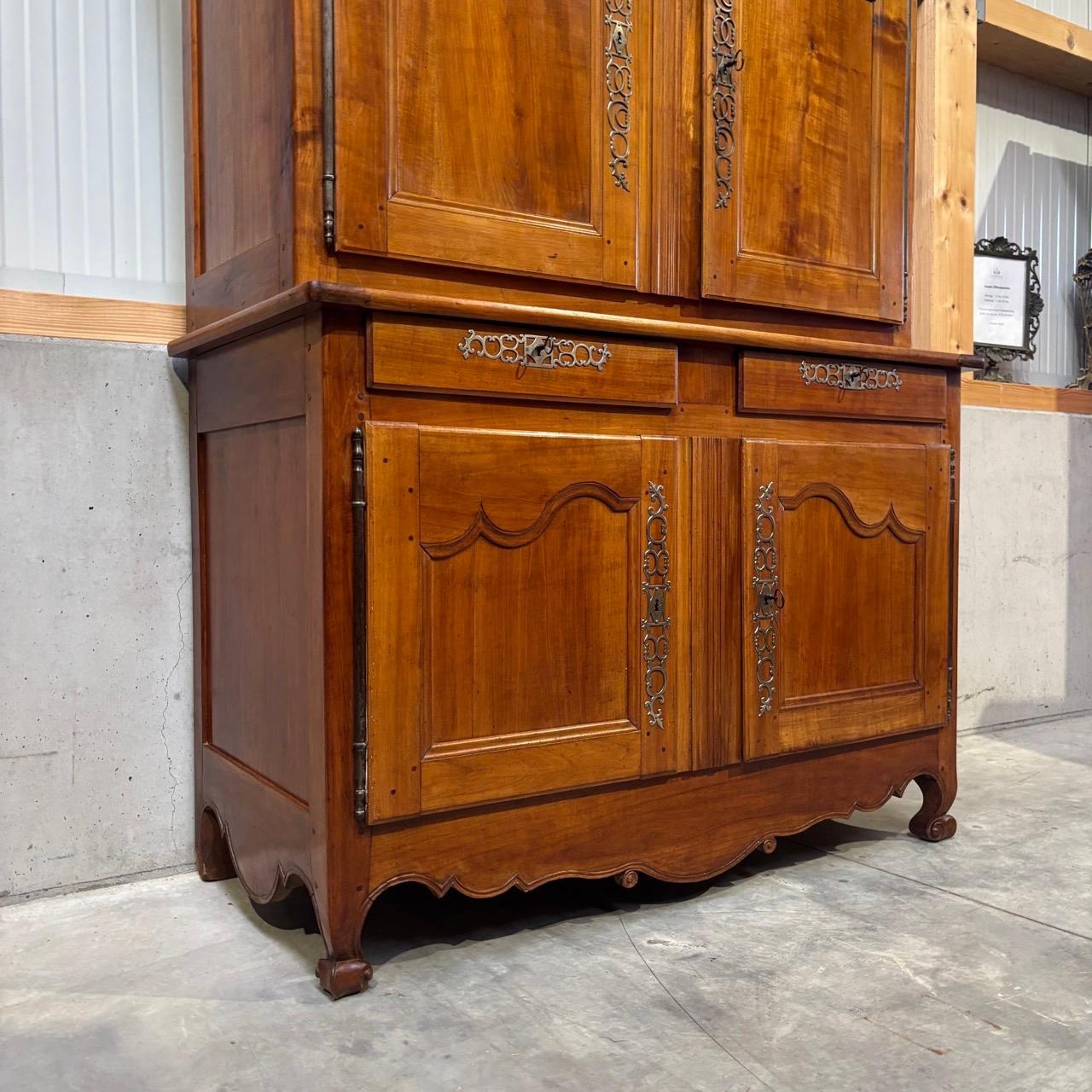 Antique buffet  cherry wood kitchen cabinet  France, Louis XV around 1750 For Sale 2