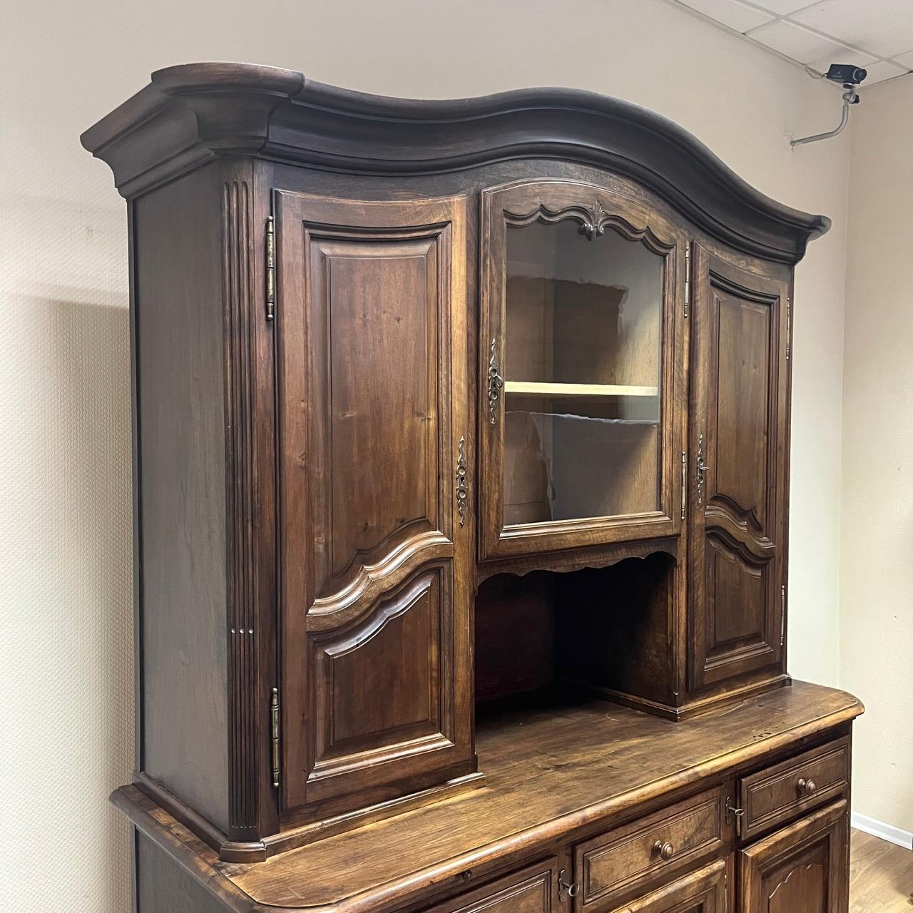 Antikes Buffet  Louis Philippe  Frankreich um 1900  Walnuss  Edle Patina (Französisch) im Angebot