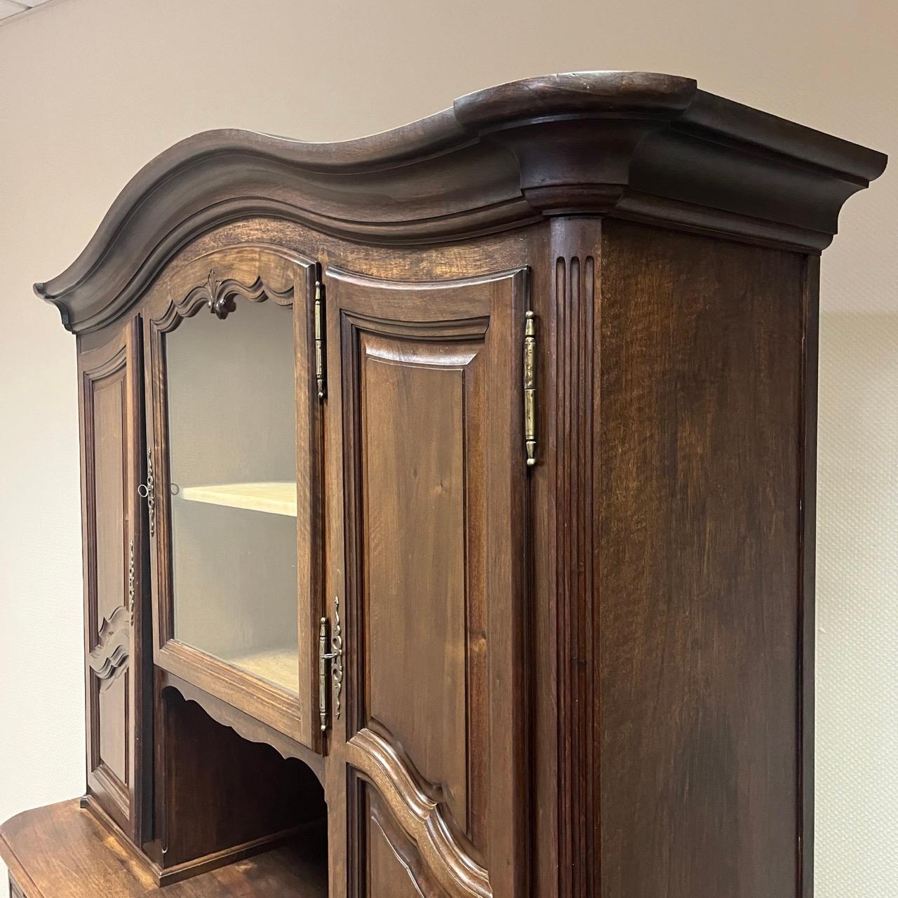 Antikes Buffet  Louis Philippe  Frankreich um 1900  Walnuss  Edle Patina im Zustand „Gut“ im Angebot in Würzburg, DE