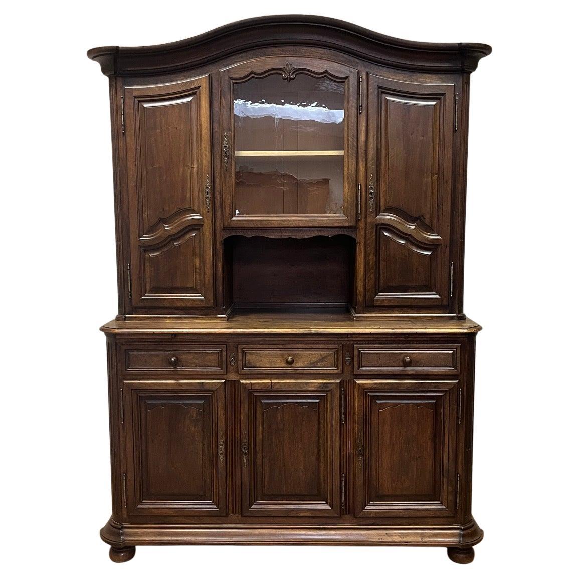Buffet ancien  Louis-Philippe  France vers 1900  Noyer  Patine noble