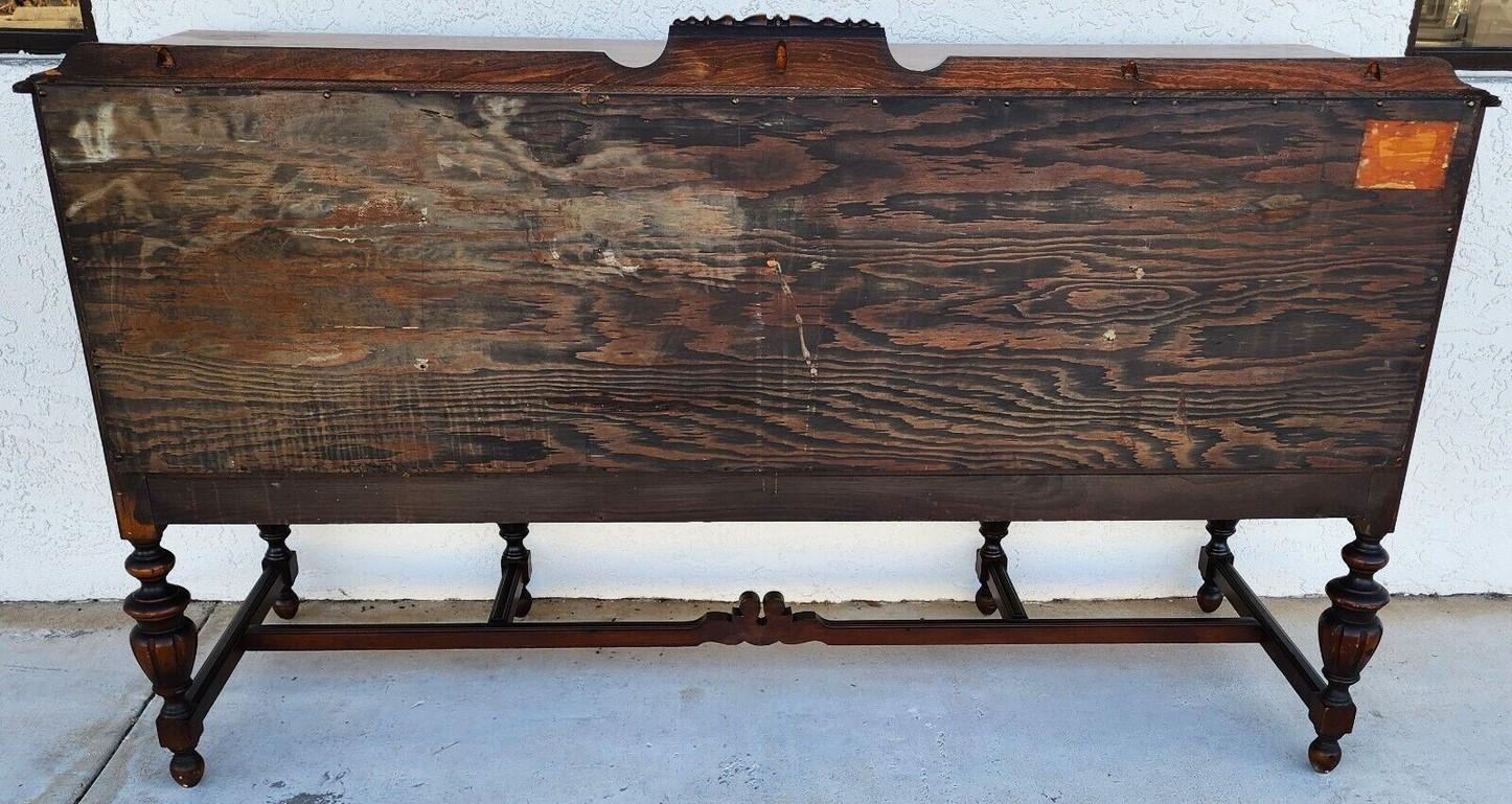 Antique Buffet Sideboard Jacobean Revive Walnut Burled Début du 20ème siècle en vente 4